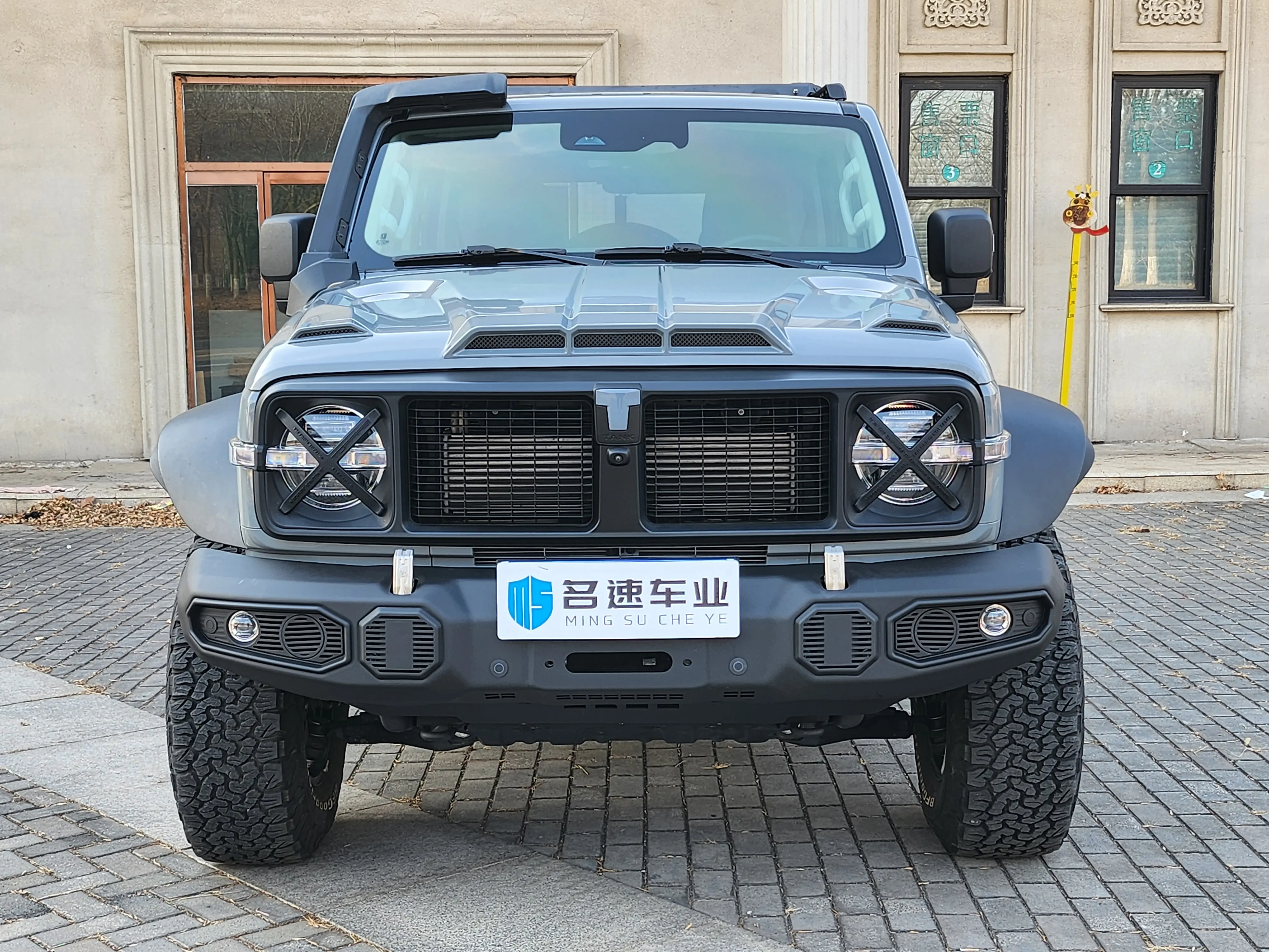 Tank 300  из Китая