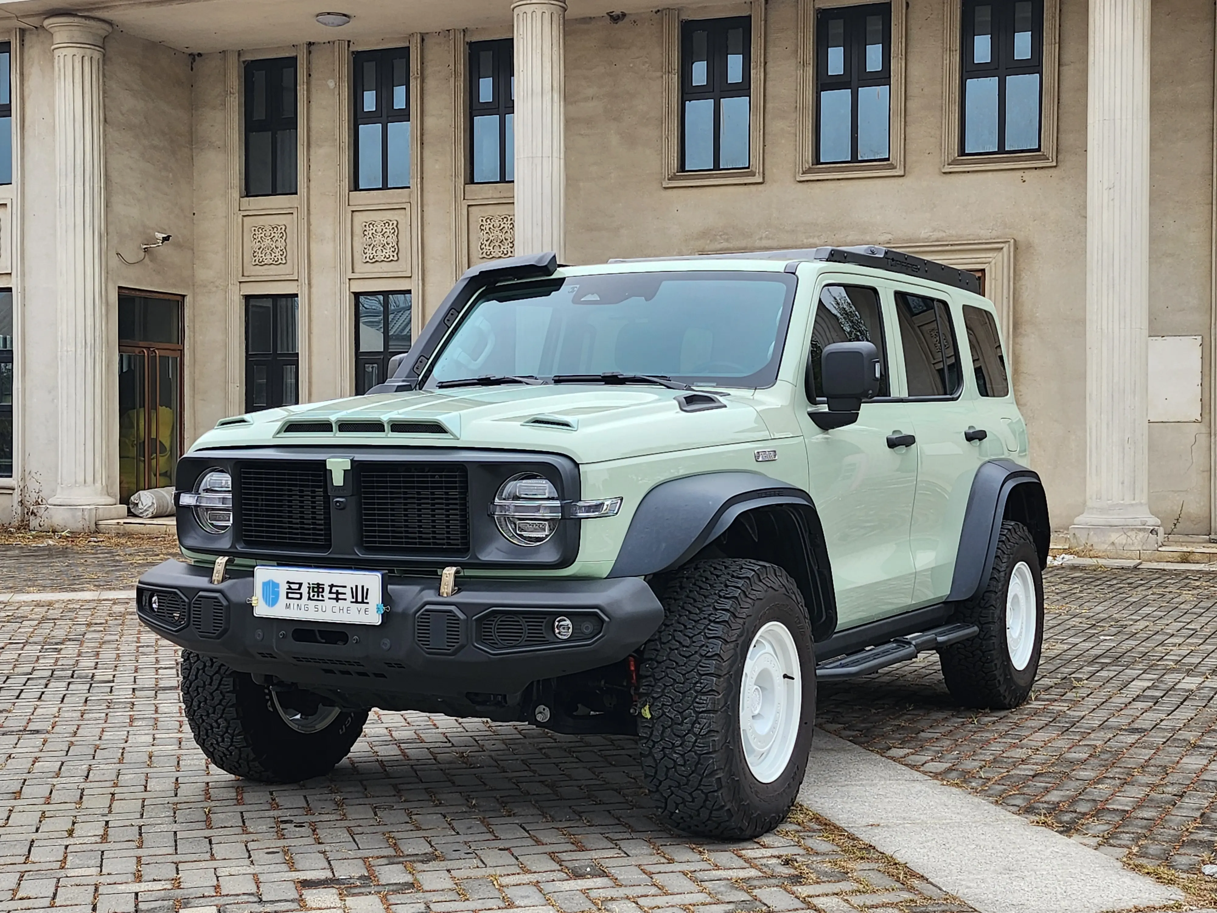 Tank 300  из Китая