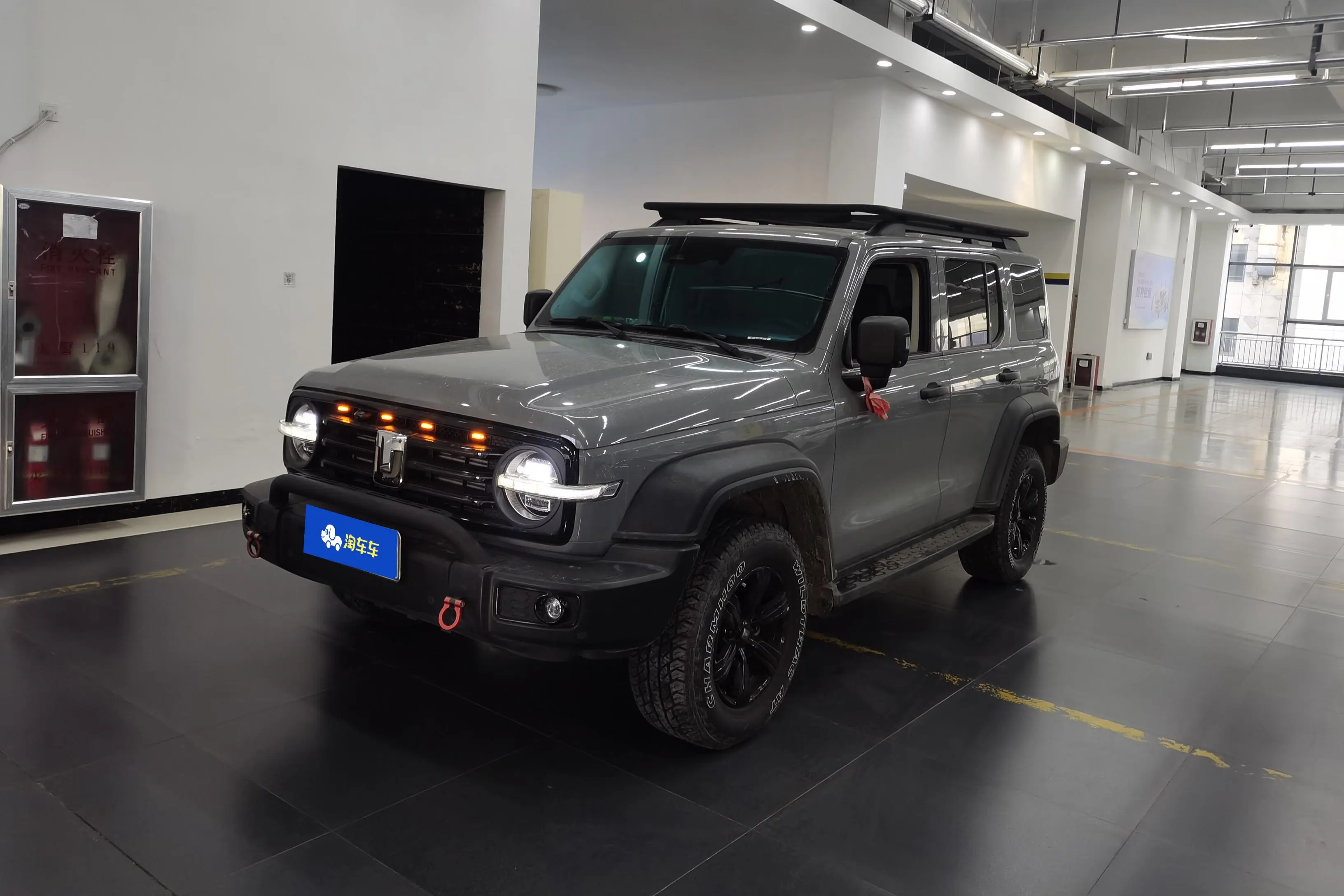 Tank 300  из Китая