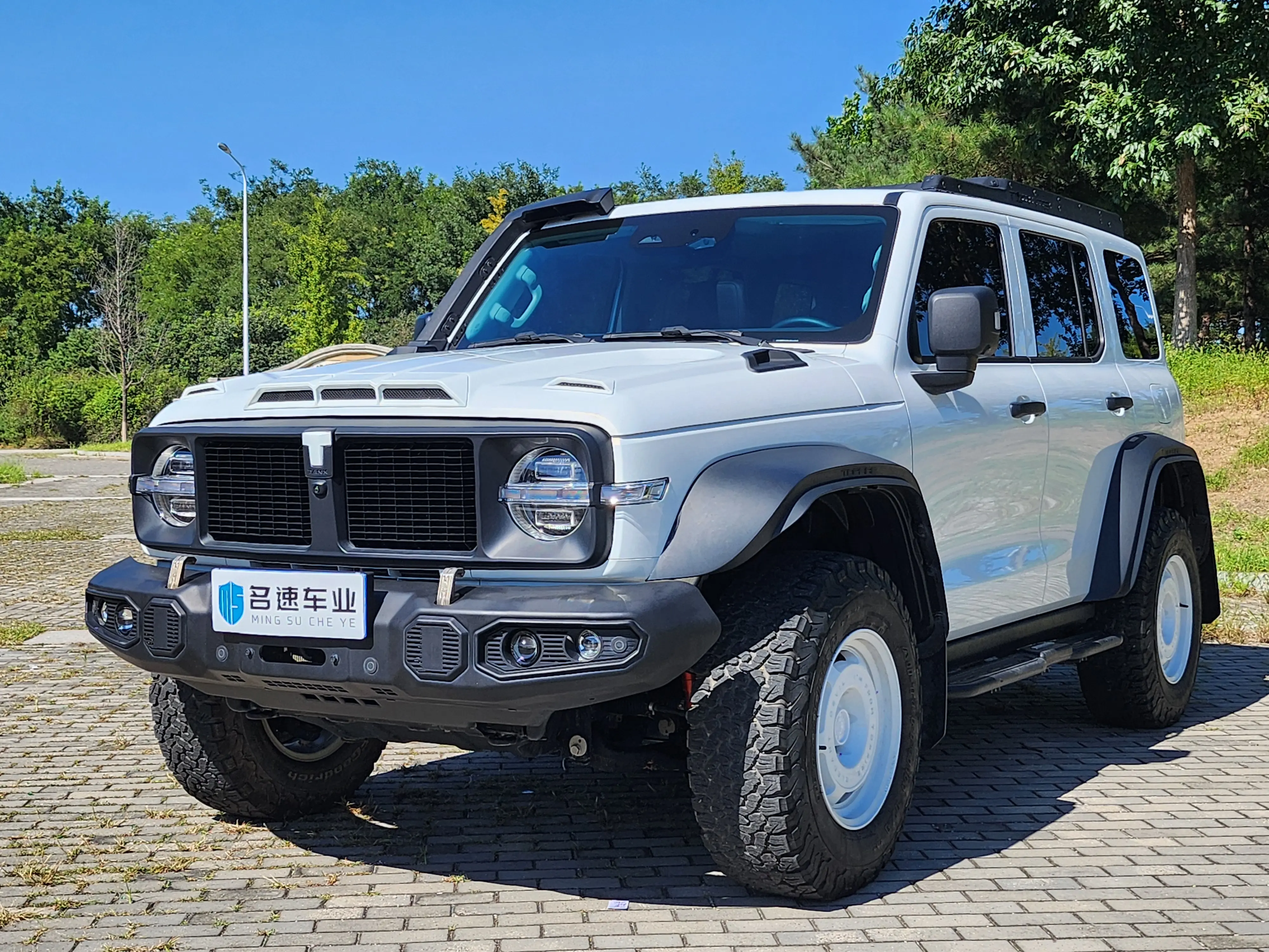 Tank 300  из Китая