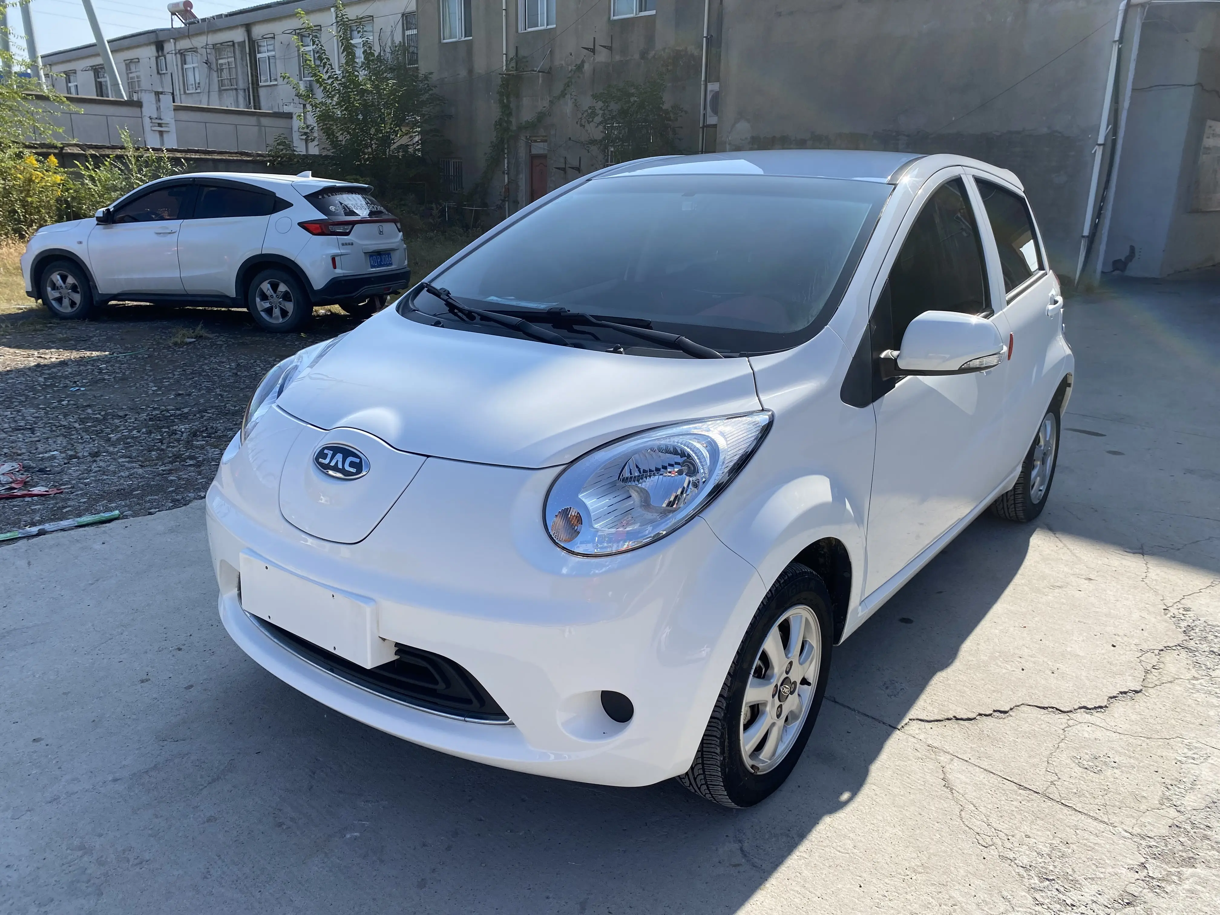 Jiangxi JAC iEV6E  из Китая