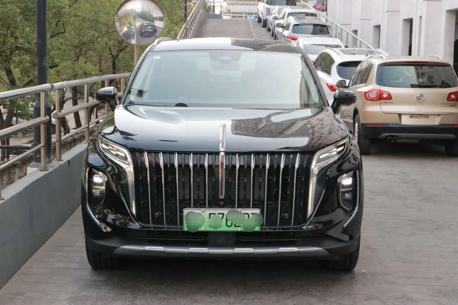 Hongqi HS7 PHEV  из Китая