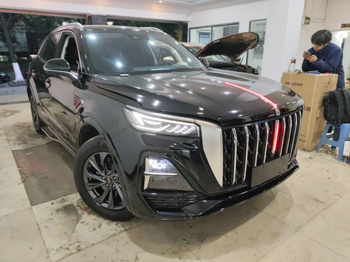 Hongqi HS5  из Китая