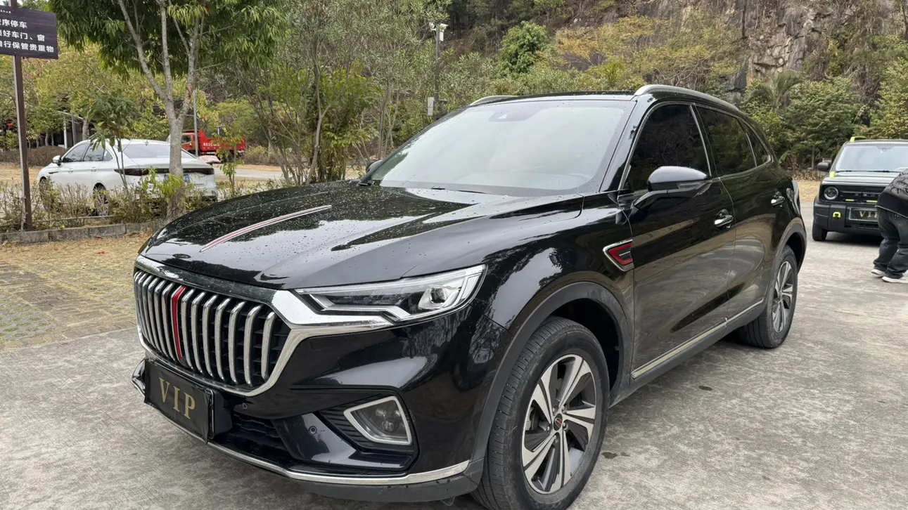 Hongqi HS5  из Китая