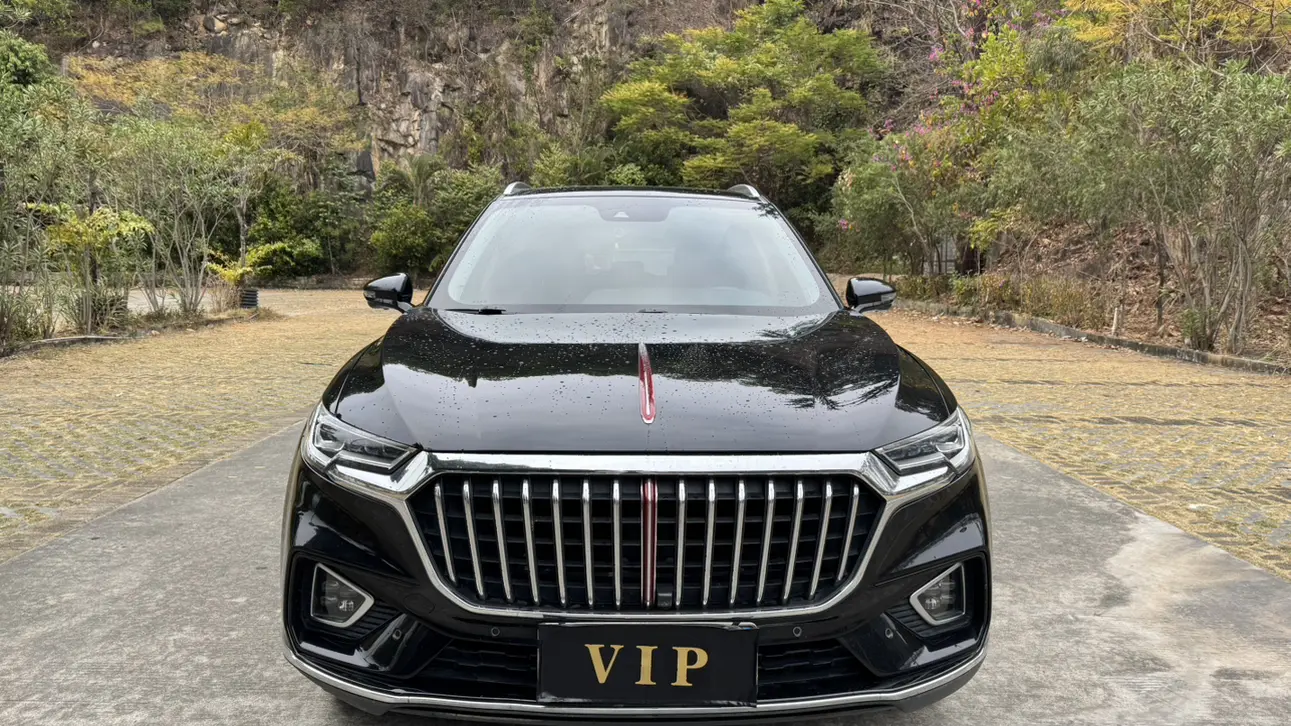 Hongqi HS5  из Китая