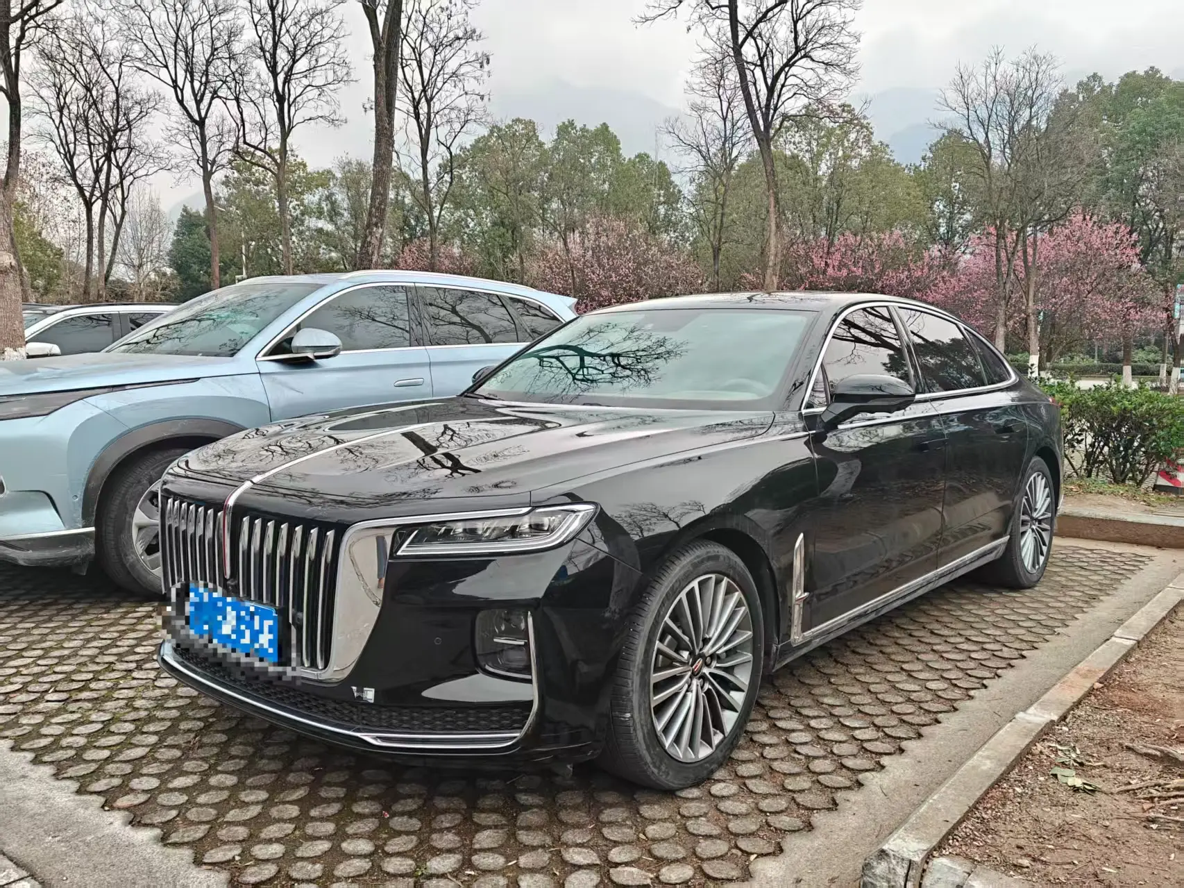 Hongqi H9  из Китая
