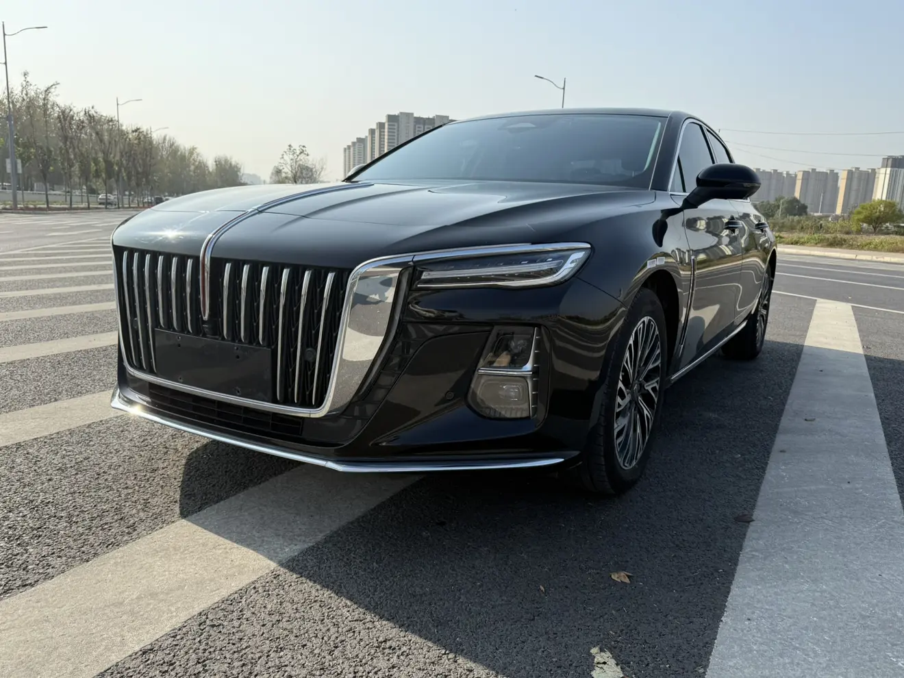 Hongqi H5  из Китая