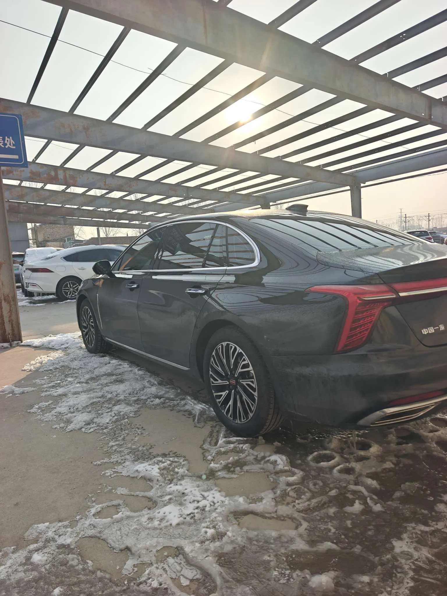 Hongqi H5  из Китая