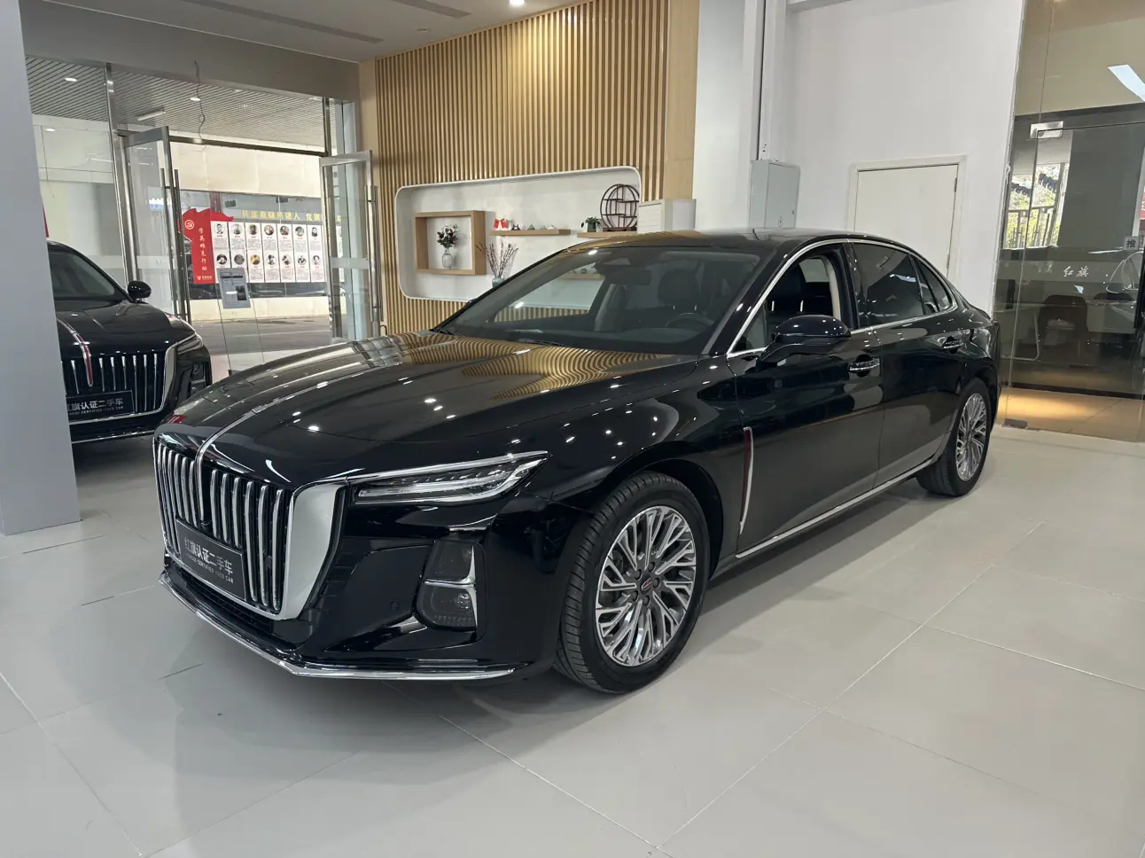 Hongqi H5  из Китая