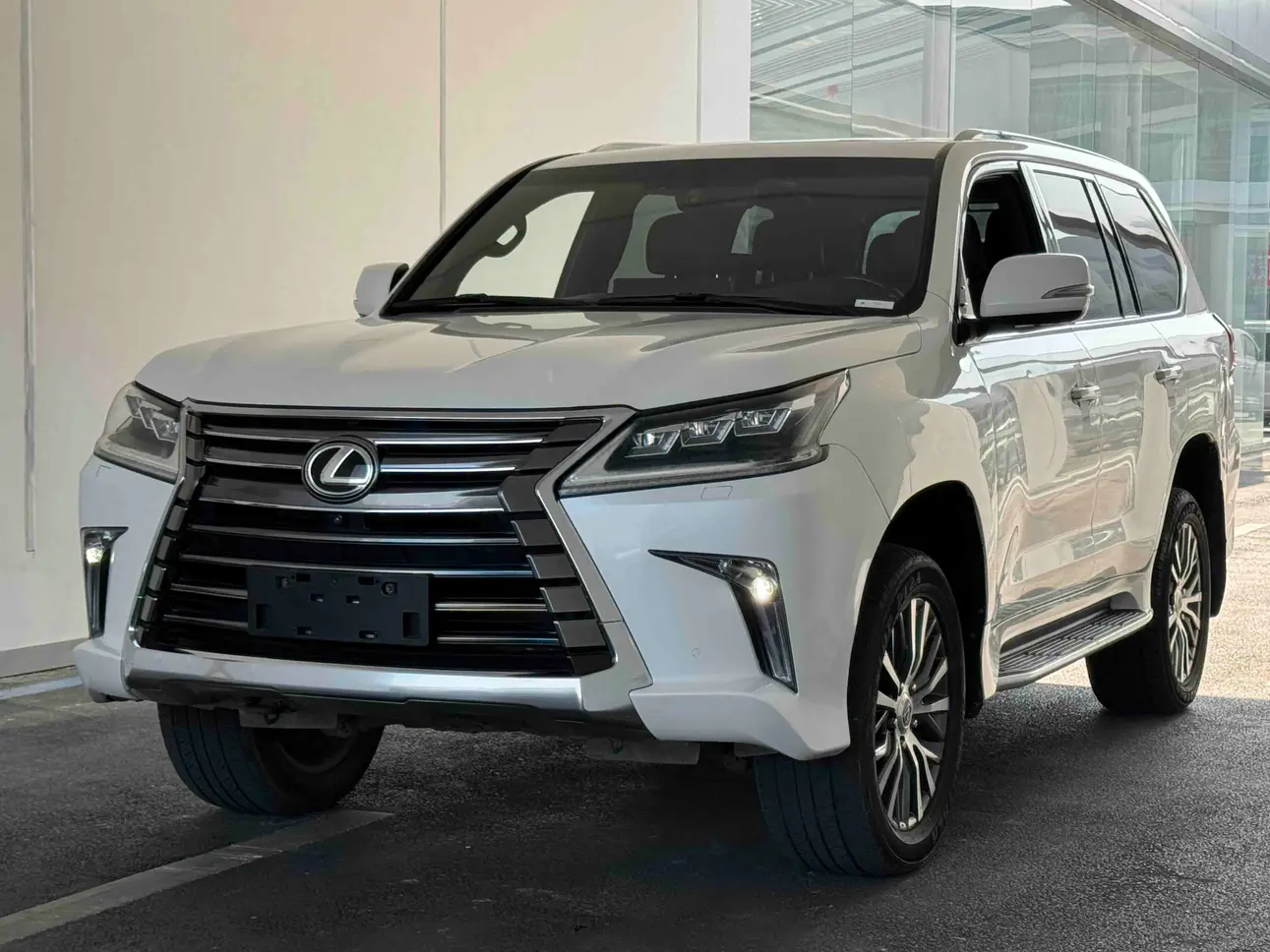 Lexus LX  из Китая