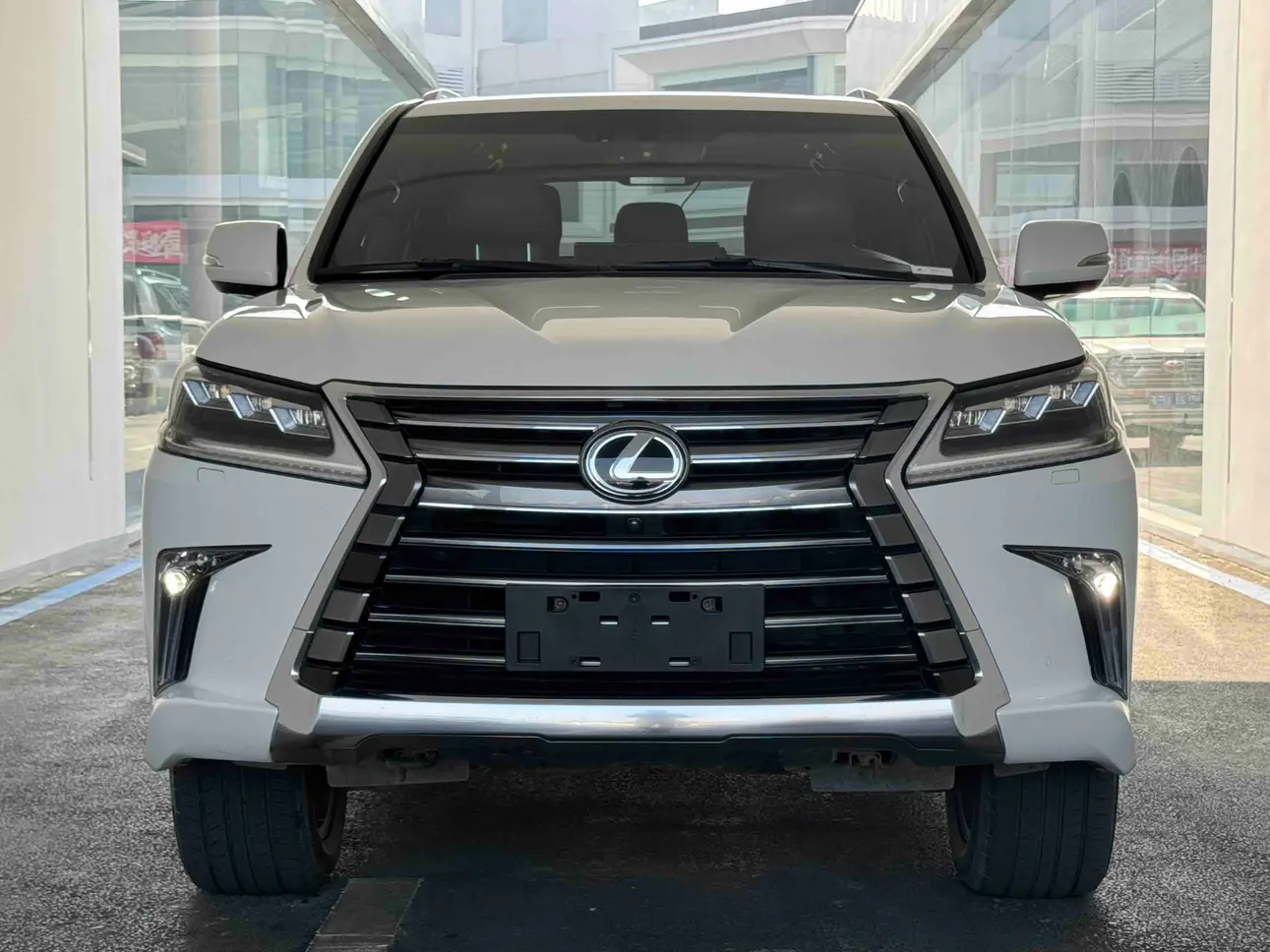 Lexus LX  из Китая