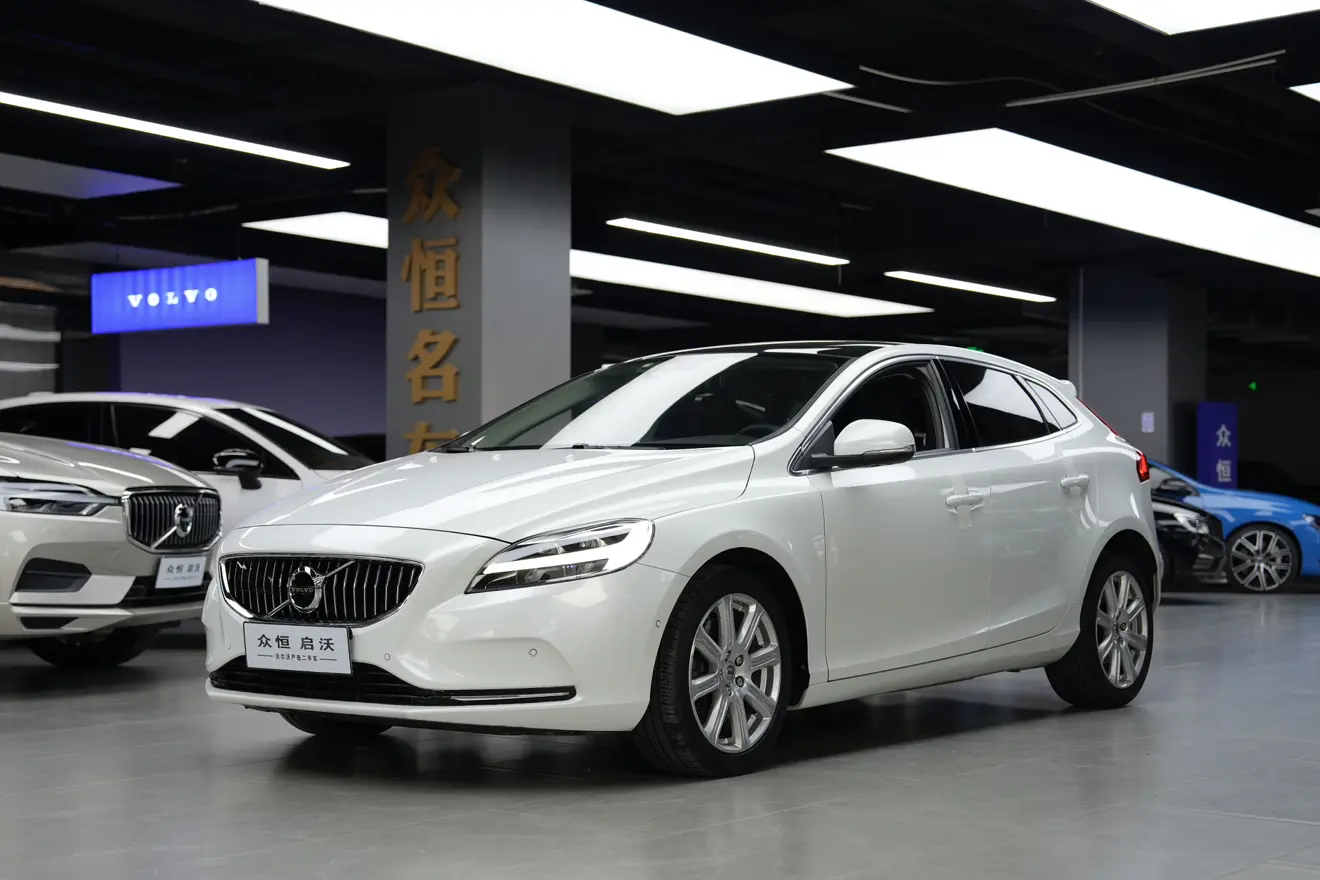 Volvo V40  из Китая