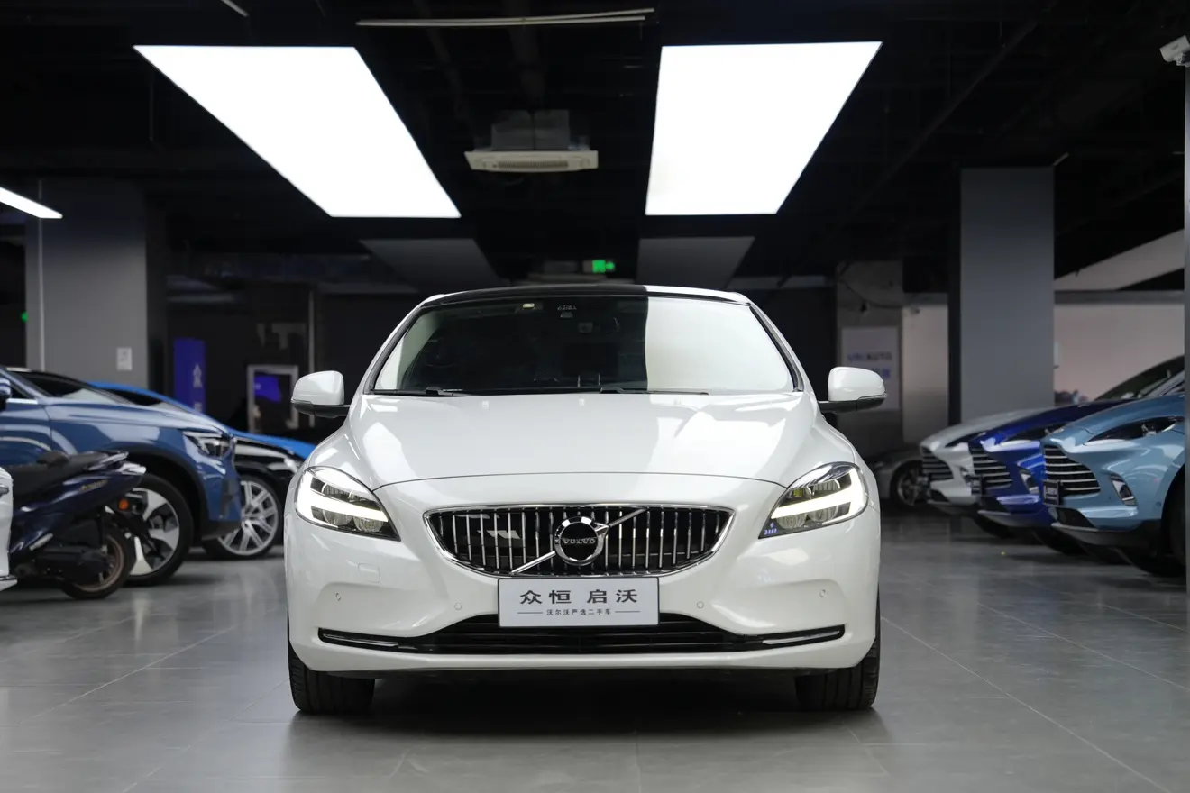 Volvo V40  из Китая