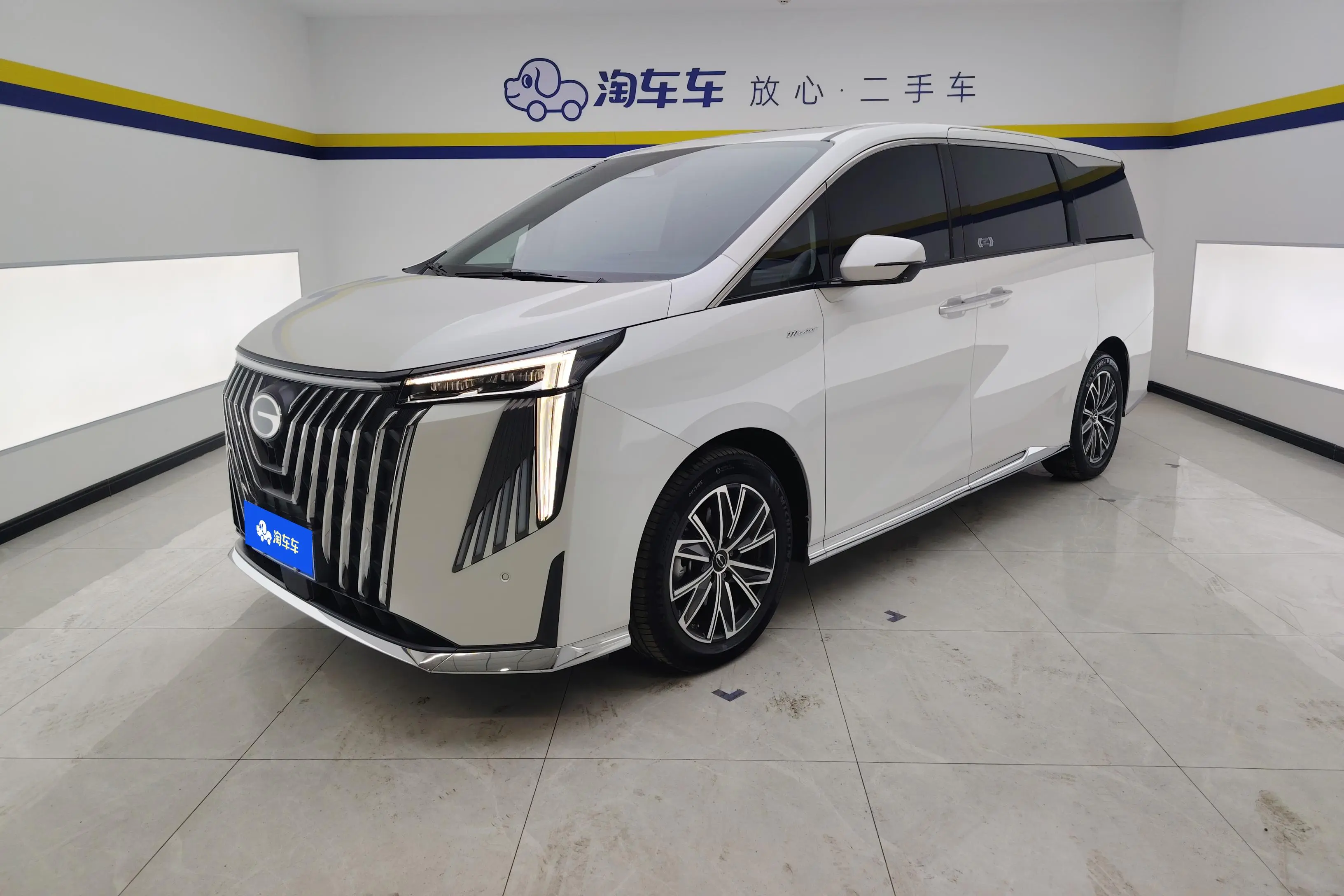 GAC Trumpchi M8  из Китая