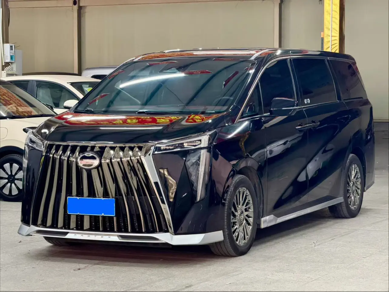 GAC Trumpchi M8  из Китая