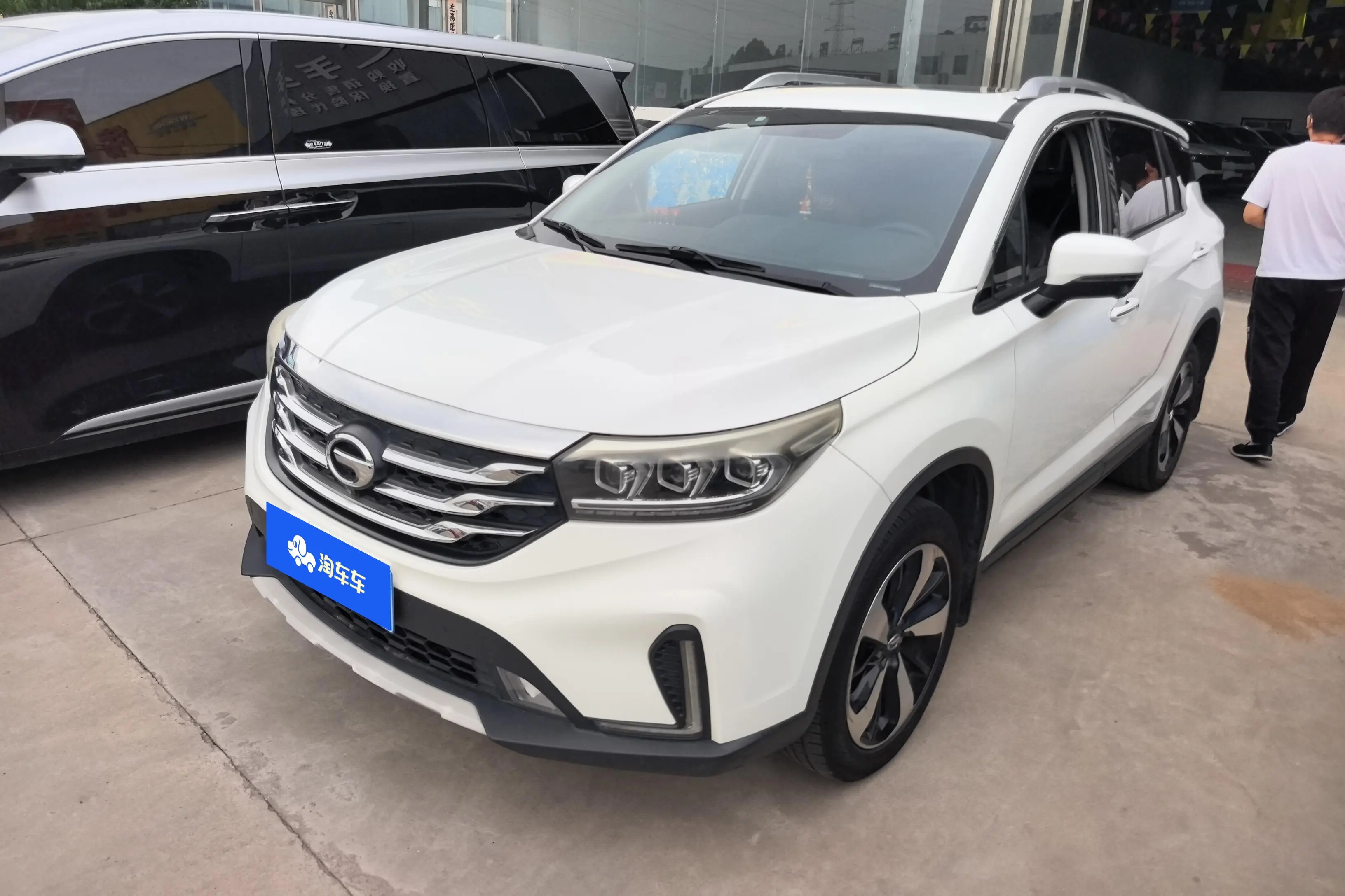 GAC Trumpchi GS4  из Китая