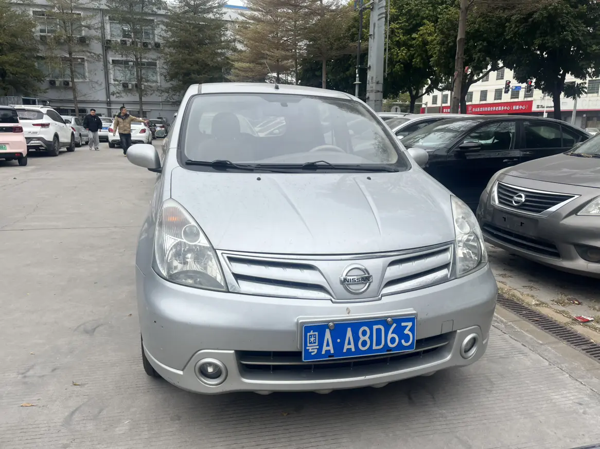 Nissan Li Wei  из Китая