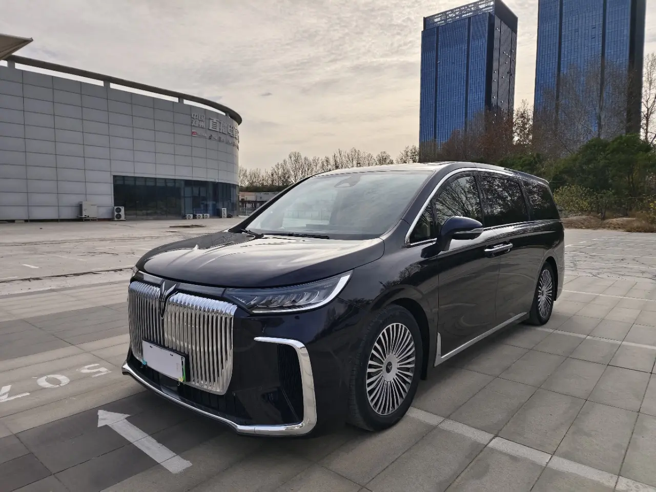 Voyah Lantu Dreamer PHEV  из Китая