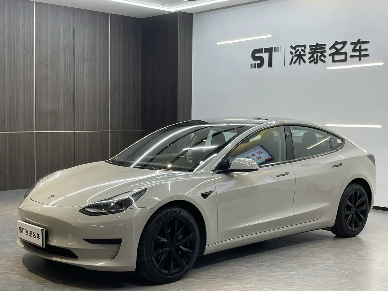 Tesla Model 3  из Китая