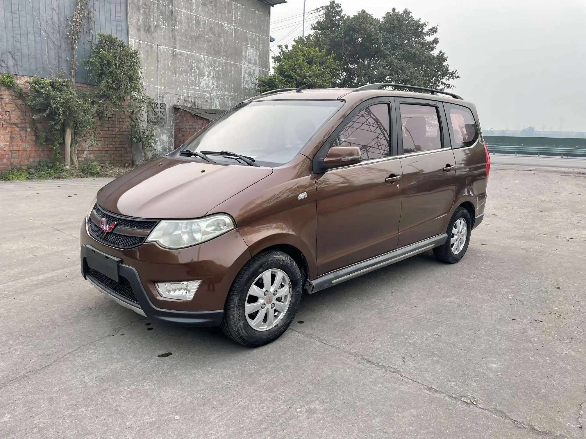 Wuling Hongguang  из Китая
