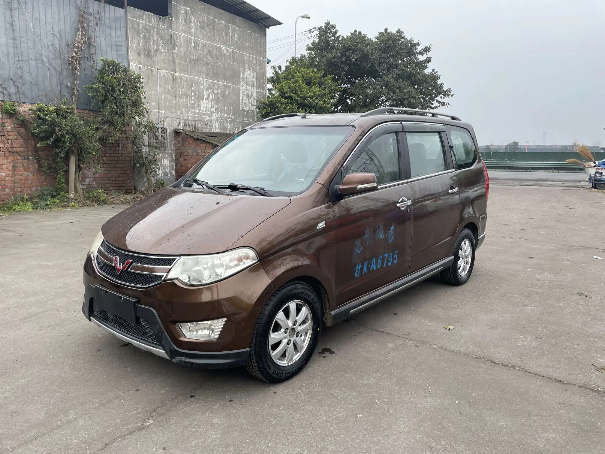 Wuling Hongguang  из Китая