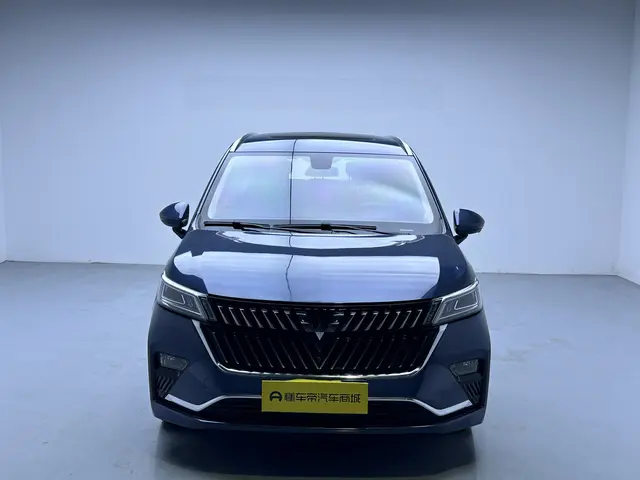 Wuling Jiachen  из Китая