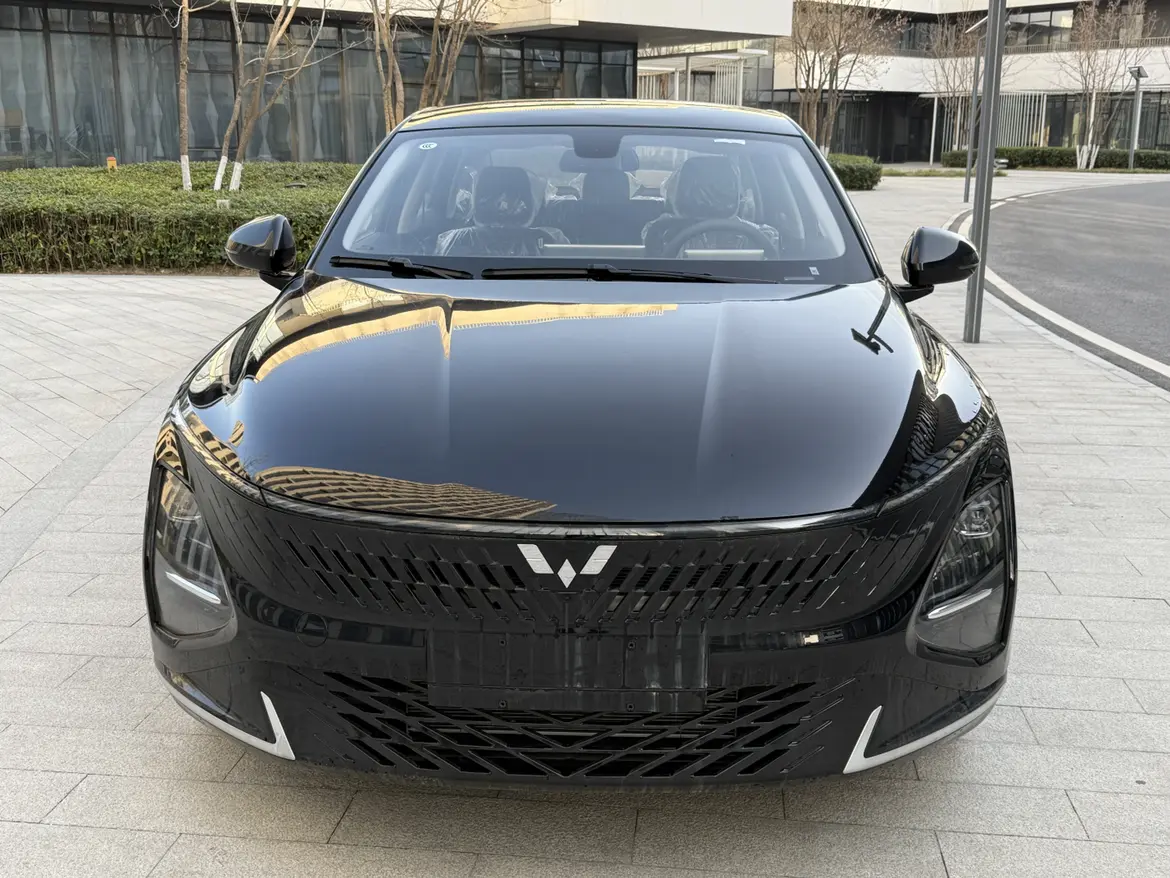 Wuling Starlight PHEV  из Китая