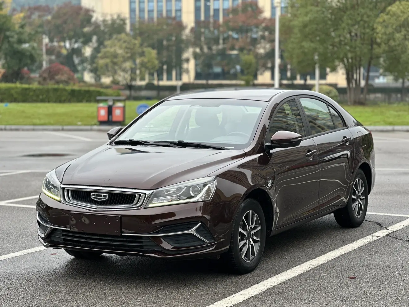 Geely Emgrand  из Китая