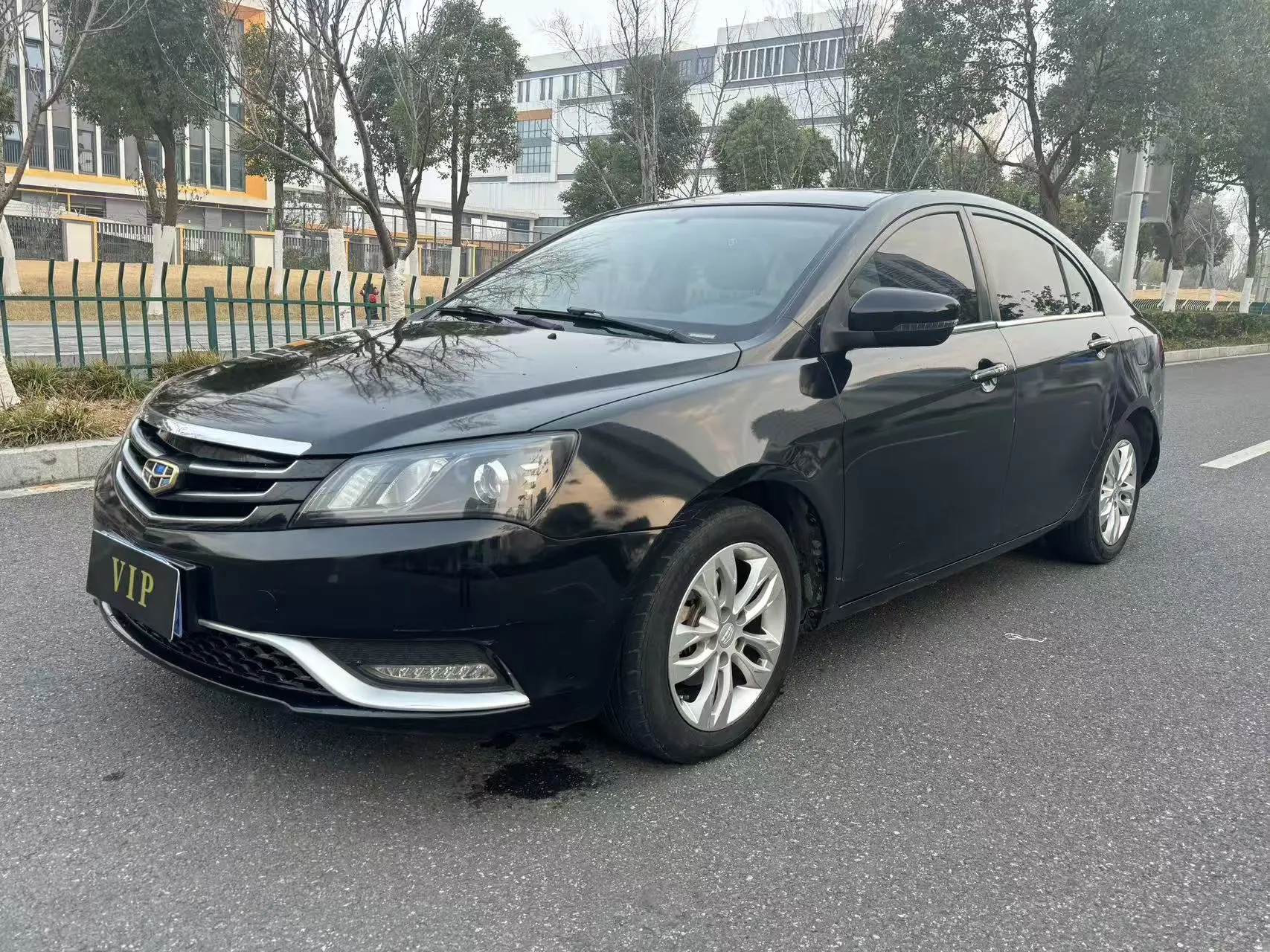 Geely Emgrand  из Китая