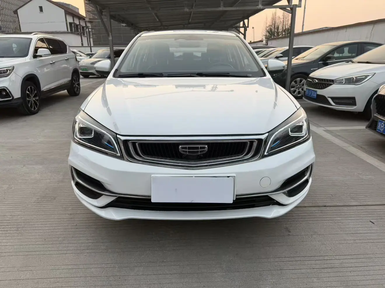 Geely Emgrand  из Китая