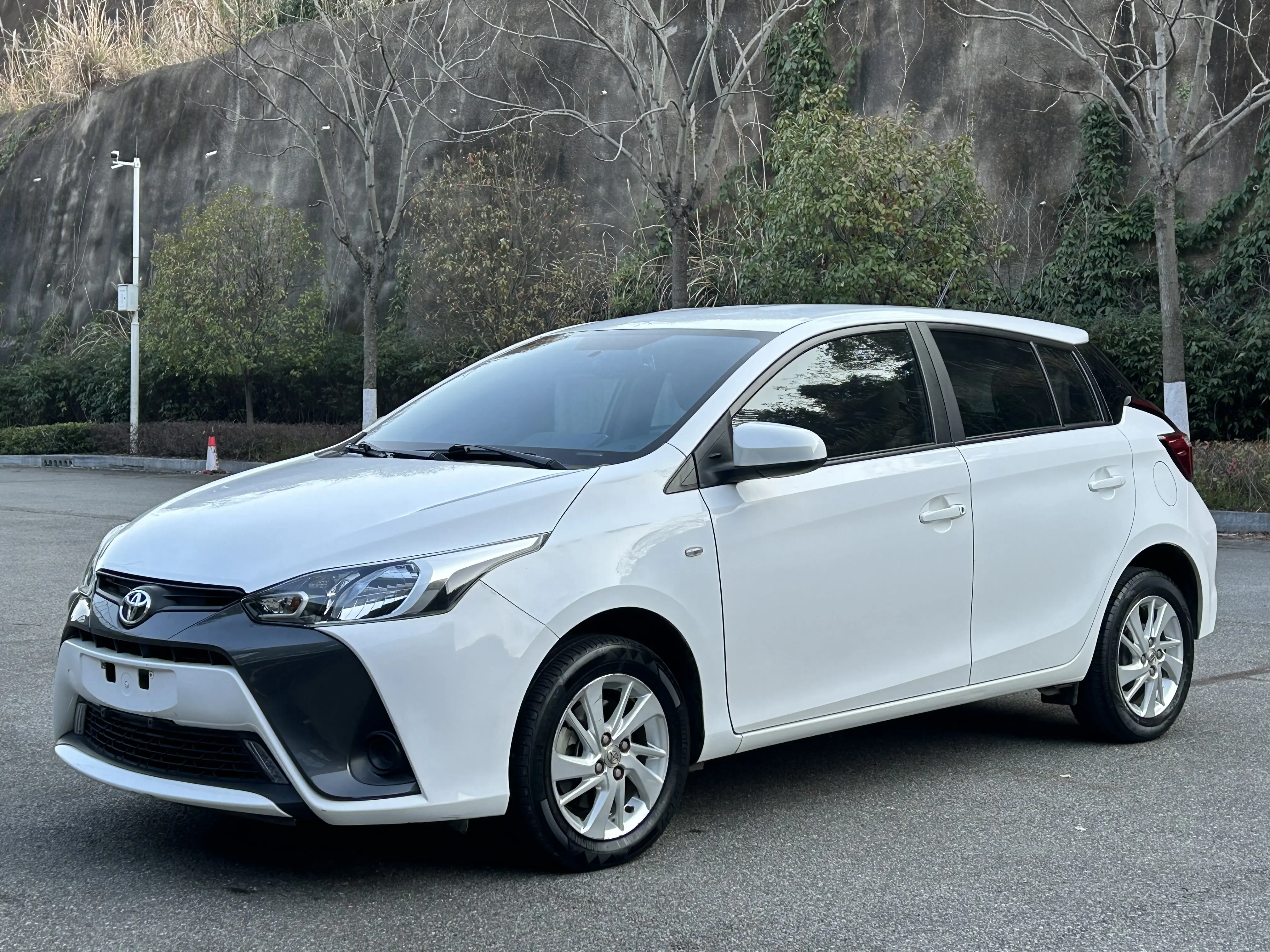 Toyota Yaris L  из Китая