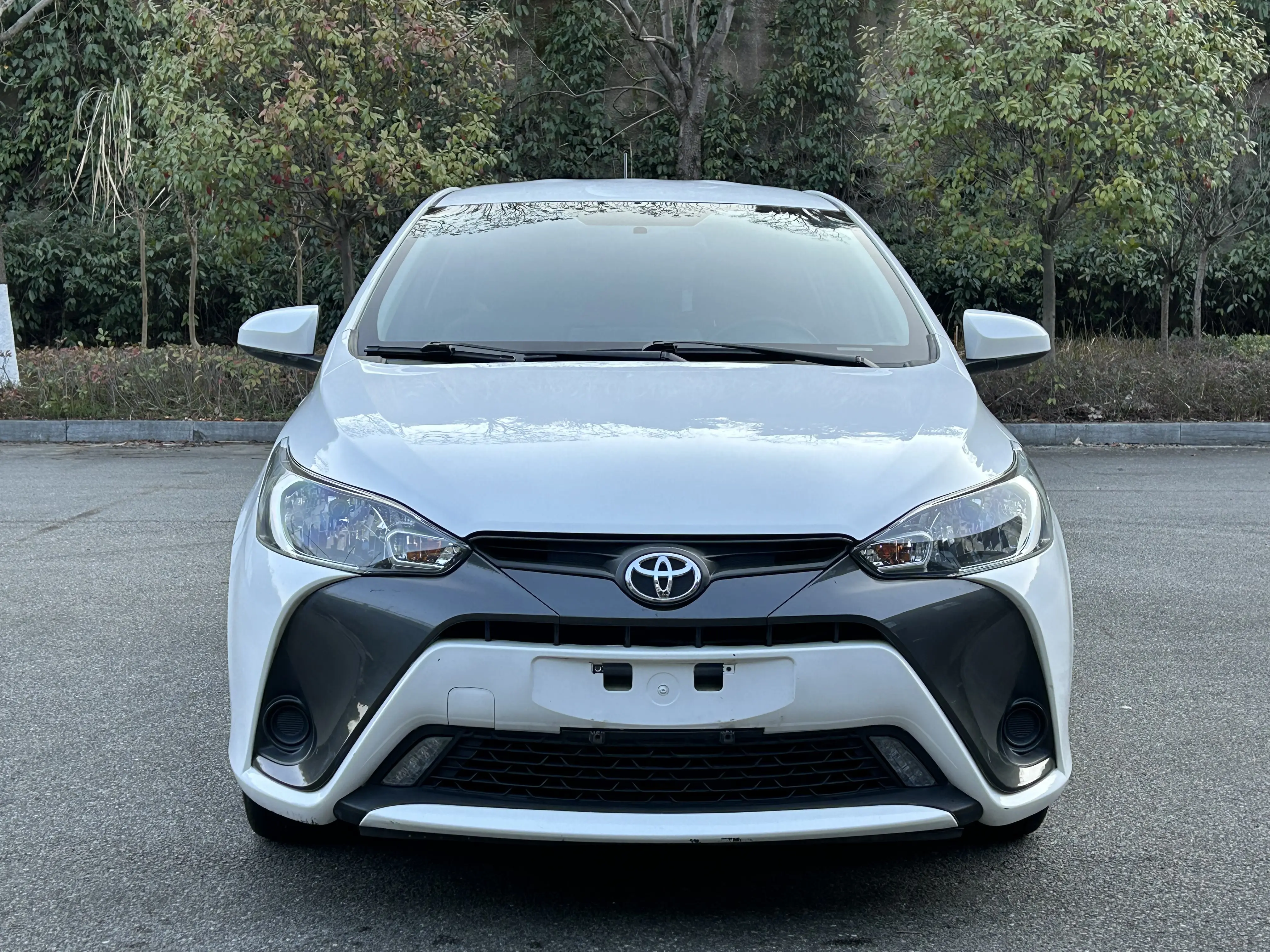 Toyota Yaris L  из Китая