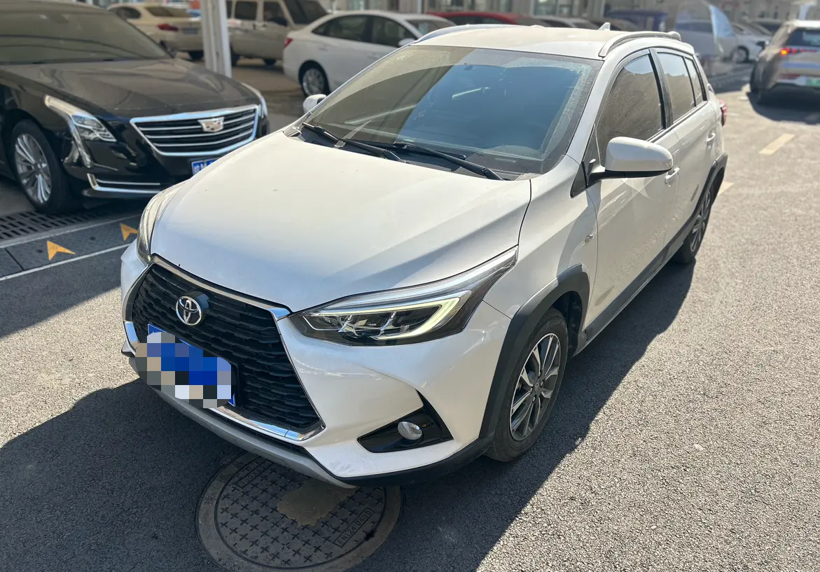 Toyota Yaris L  из Китая