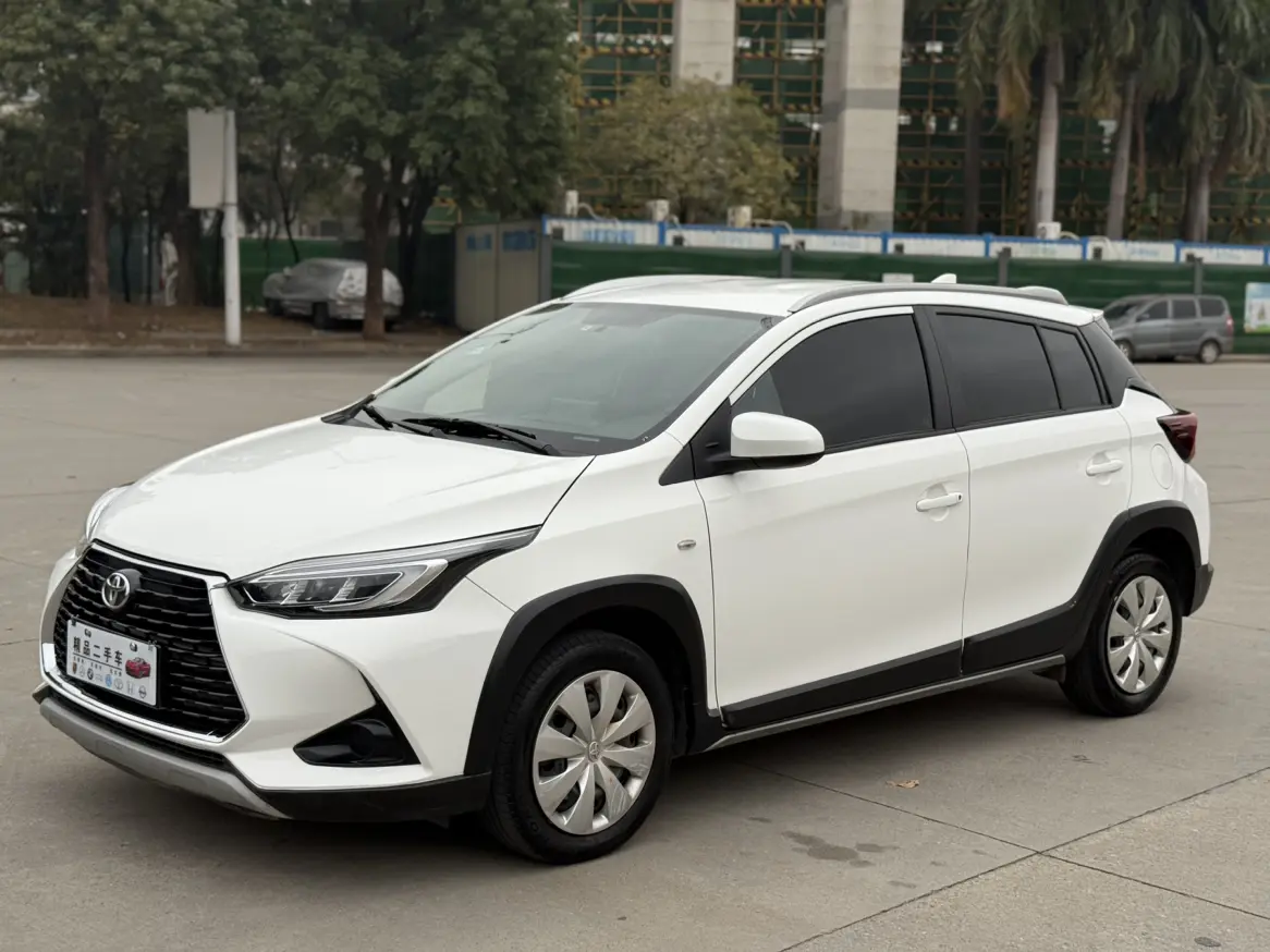 Toyota Yaris L  из Китая