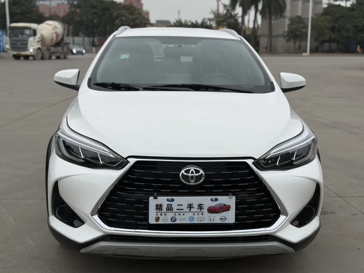 Toyota Yaris L  из Китая