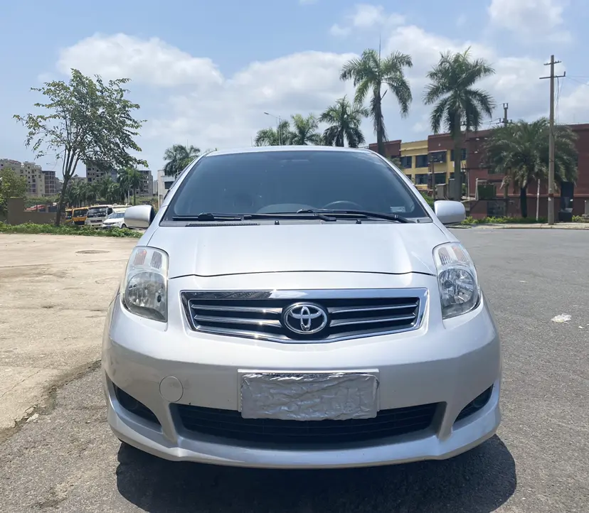 Toyota Yaris  из Китая