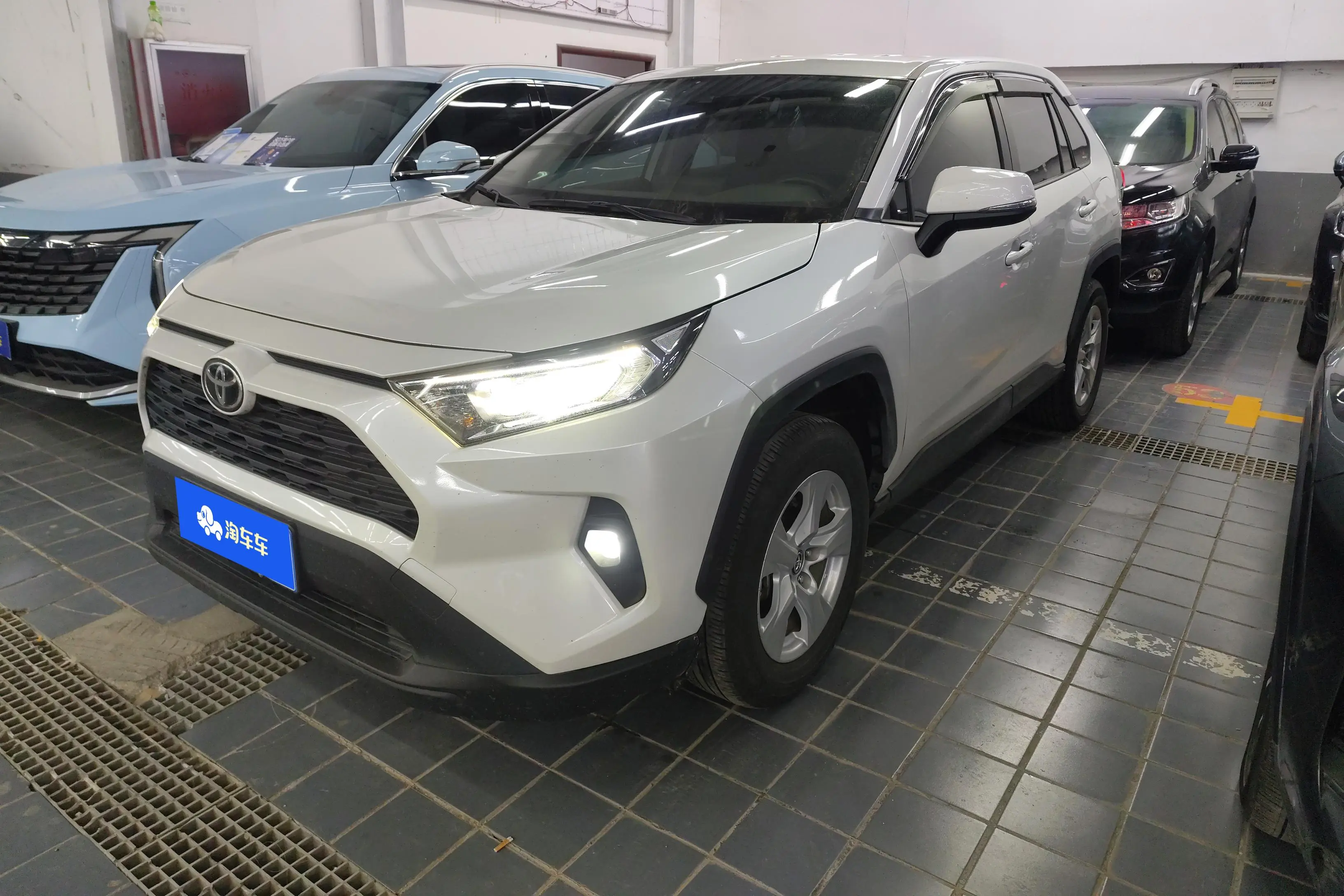 Toyota RAV4  из Китая