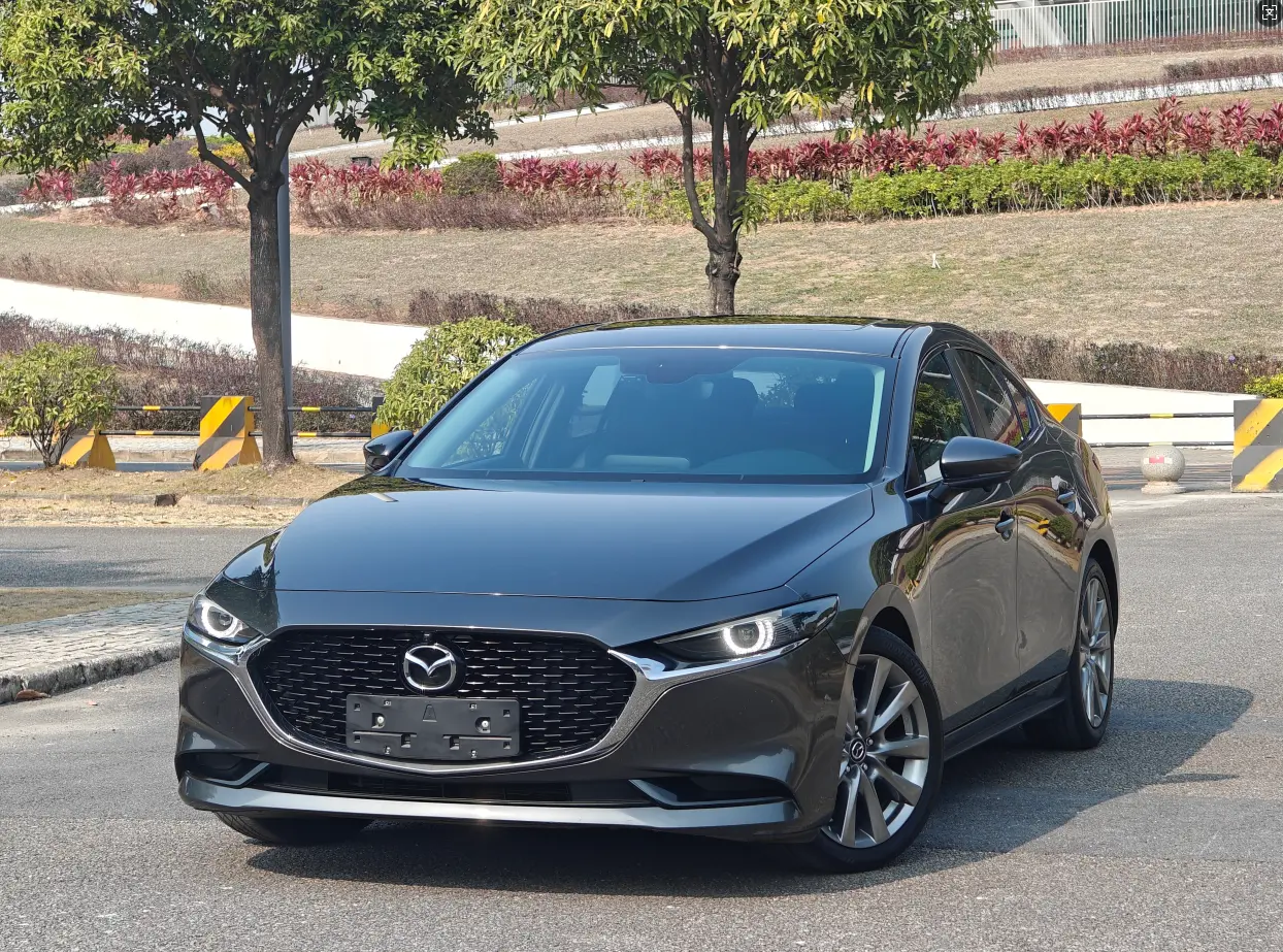 Mazda Axela (Mazda3)  из Китая