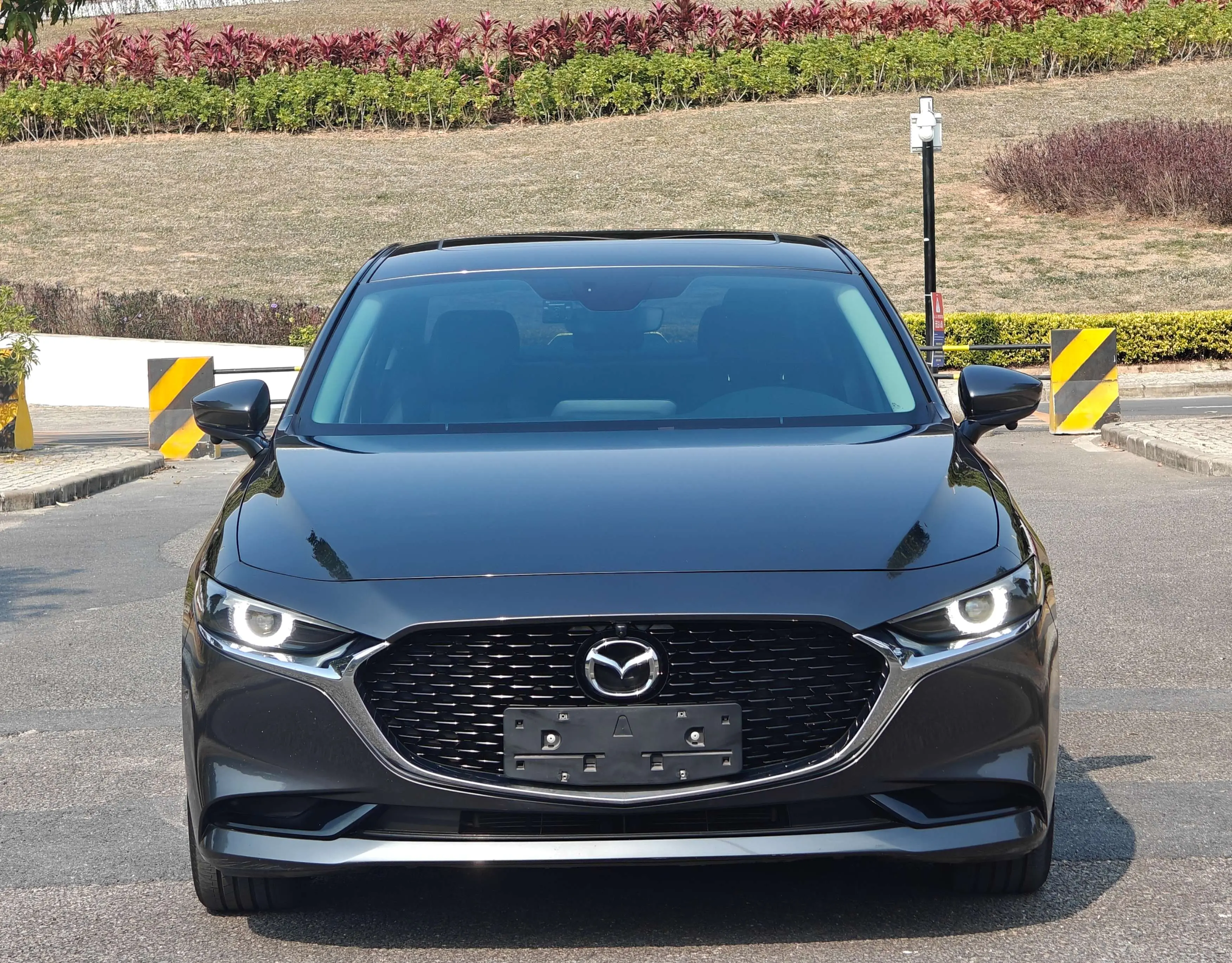 Mazda Axela (Mazda3)  из Китая