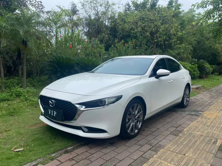 Mazda Axela (Mazda3)  из Китая