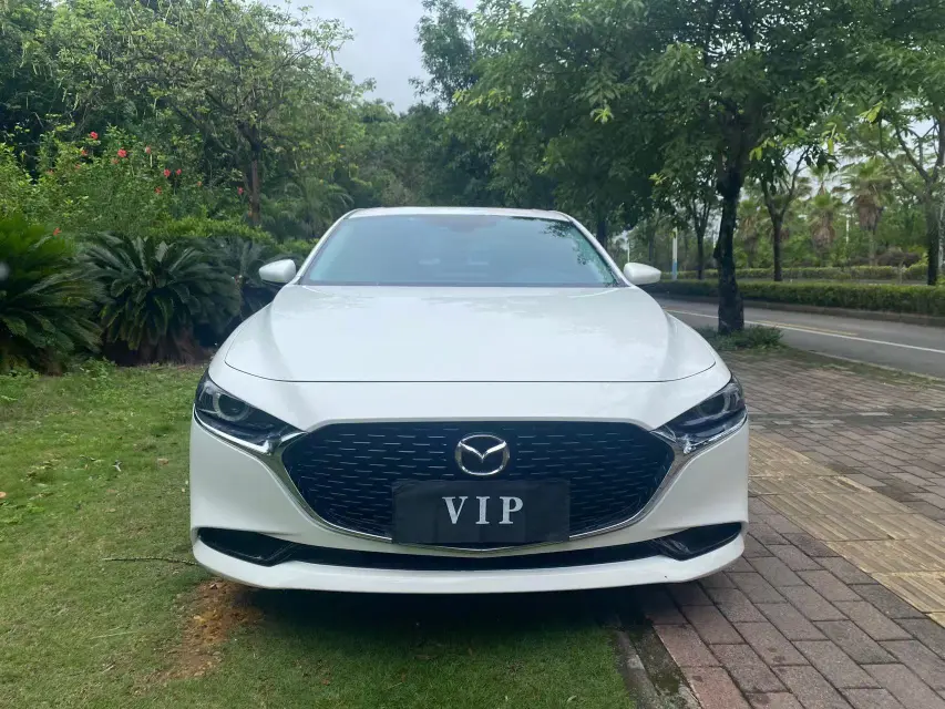 Mazda Axela (Mazda3)  из Китая