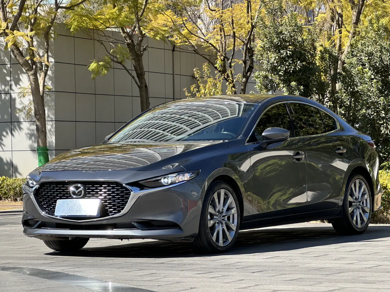 Mazda Axela (Mazda3)  из Китая