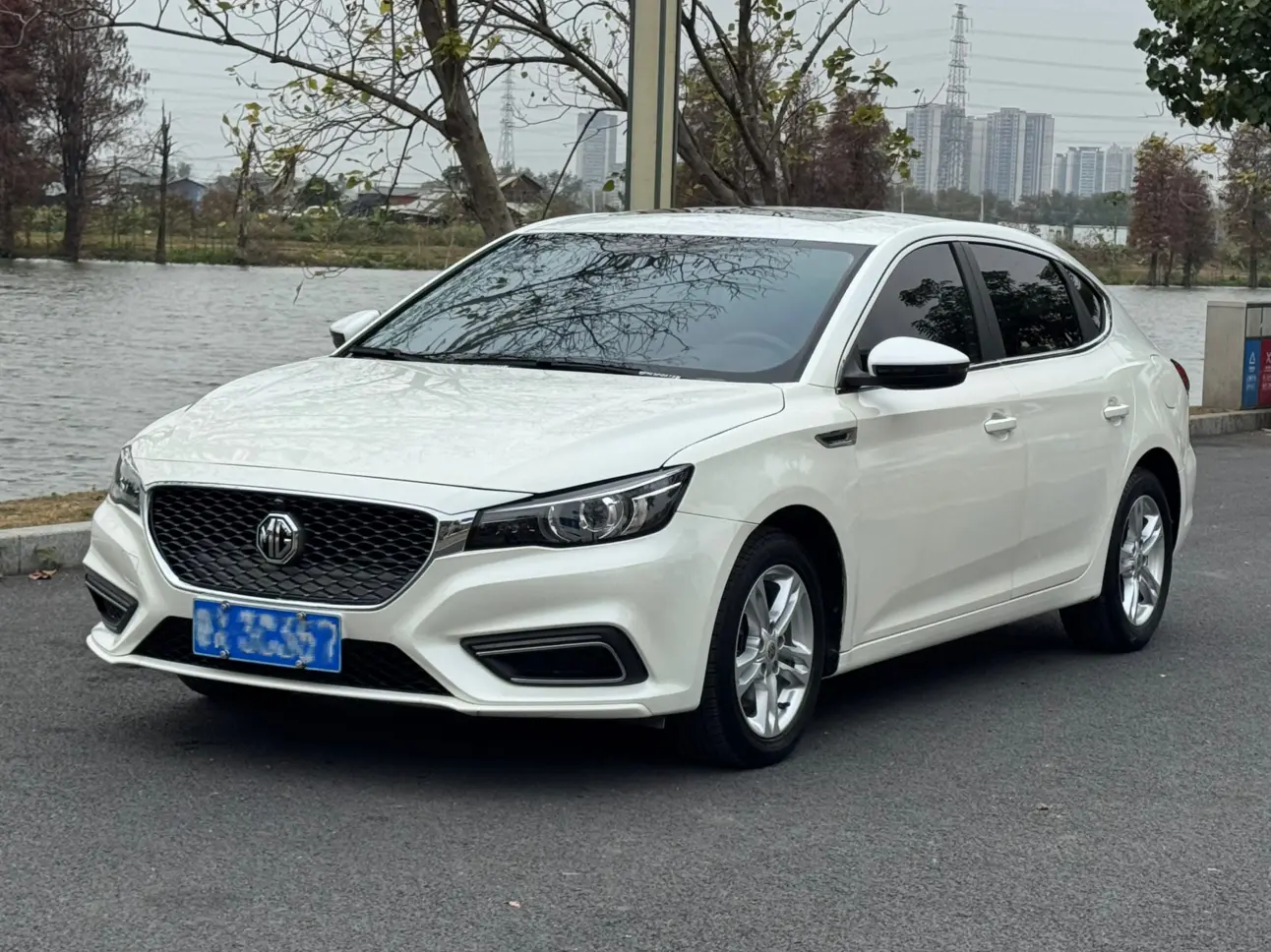 MG 6  из Китая