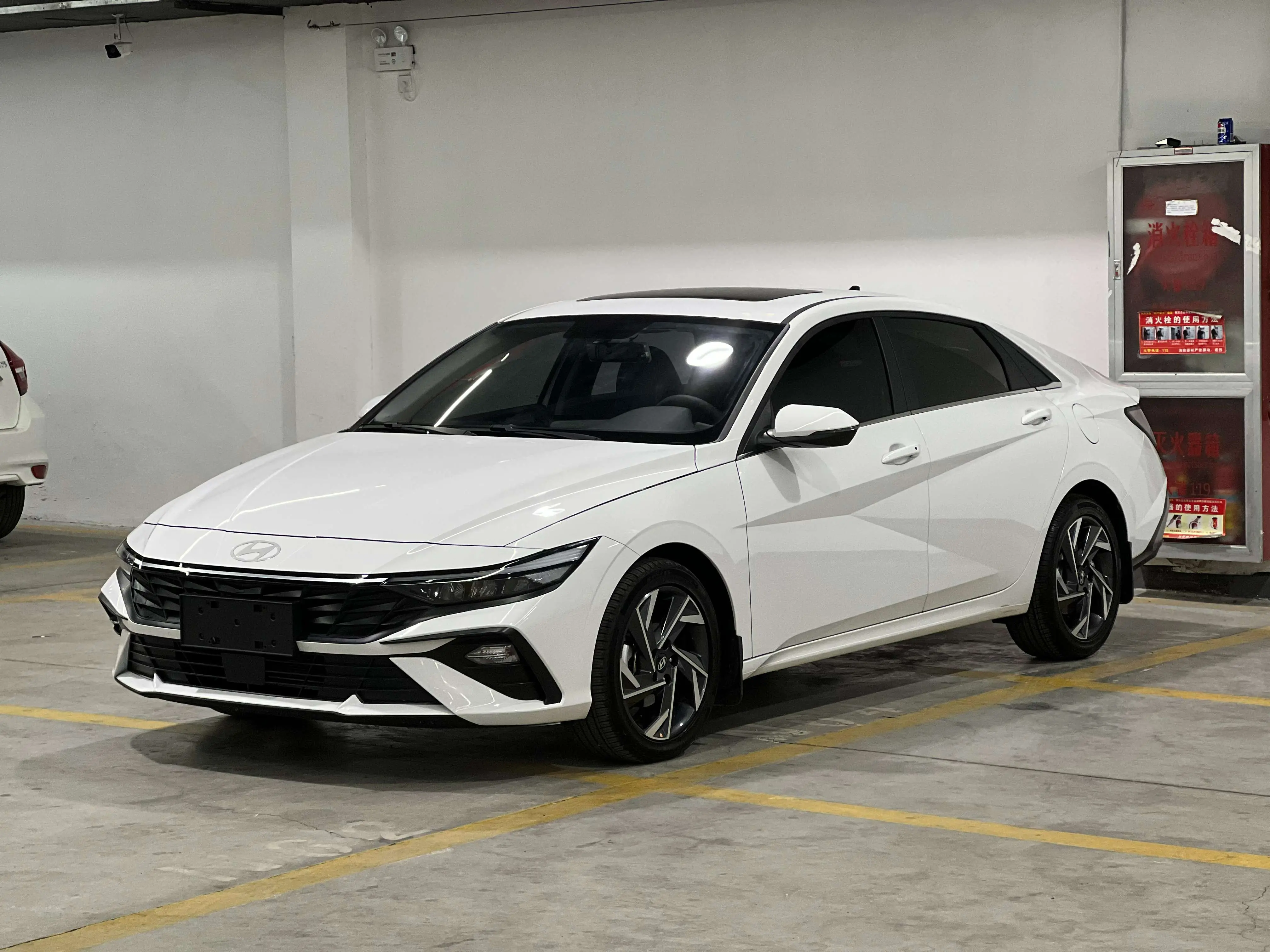 Hyundai Elantra  из Китая