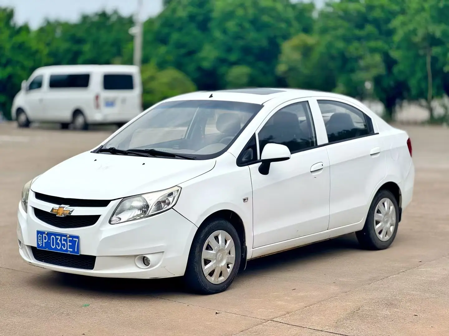 Chevrolet Sail  из Китая