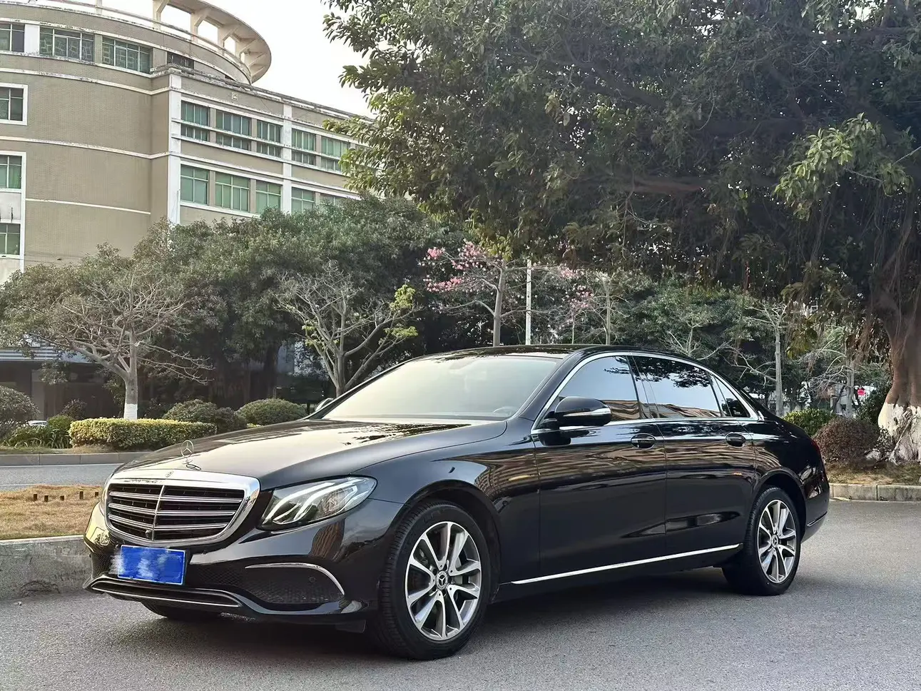 Mercedes-Benz E-Class  из Китая