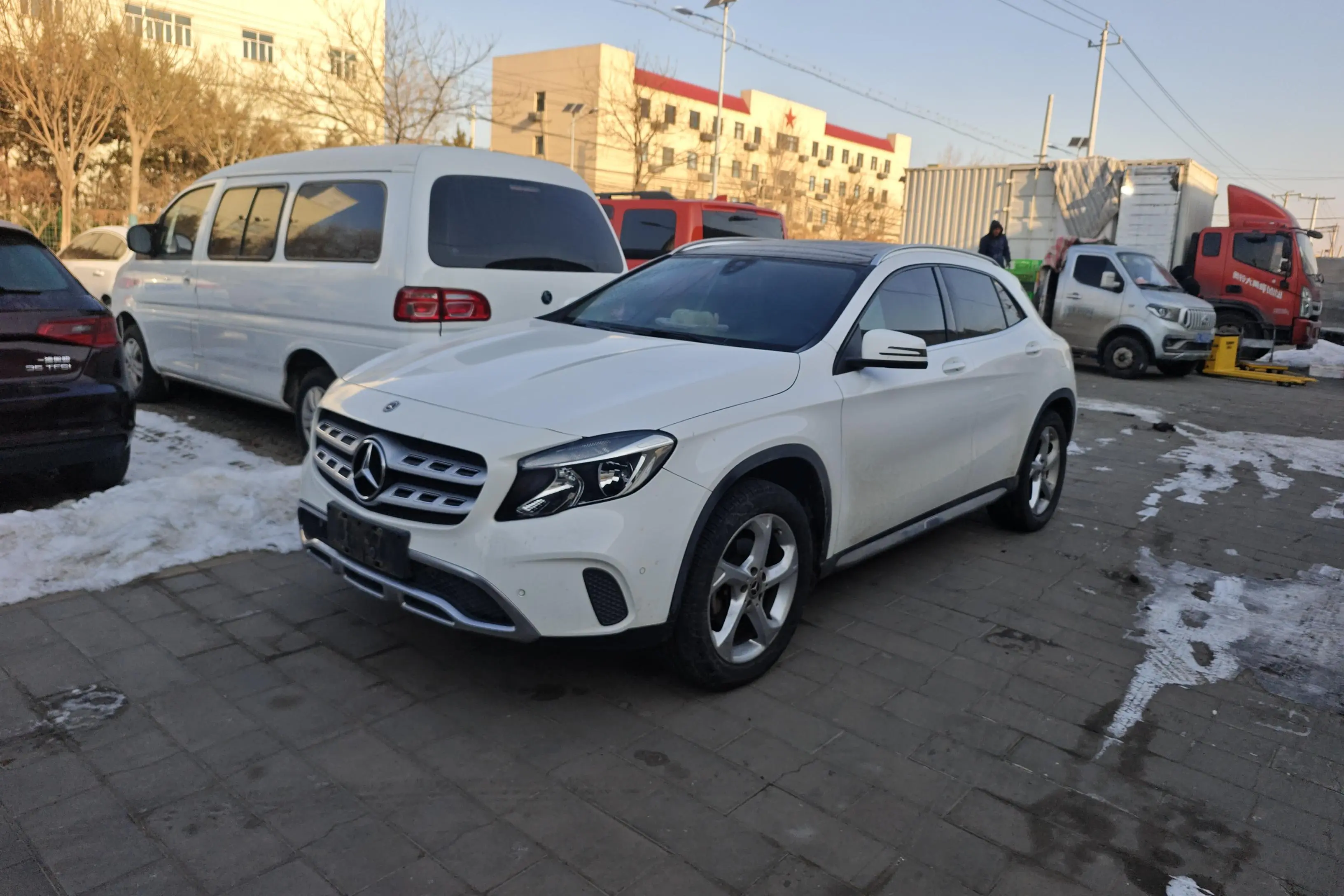 Mercedes-Benz GLA  из Китая