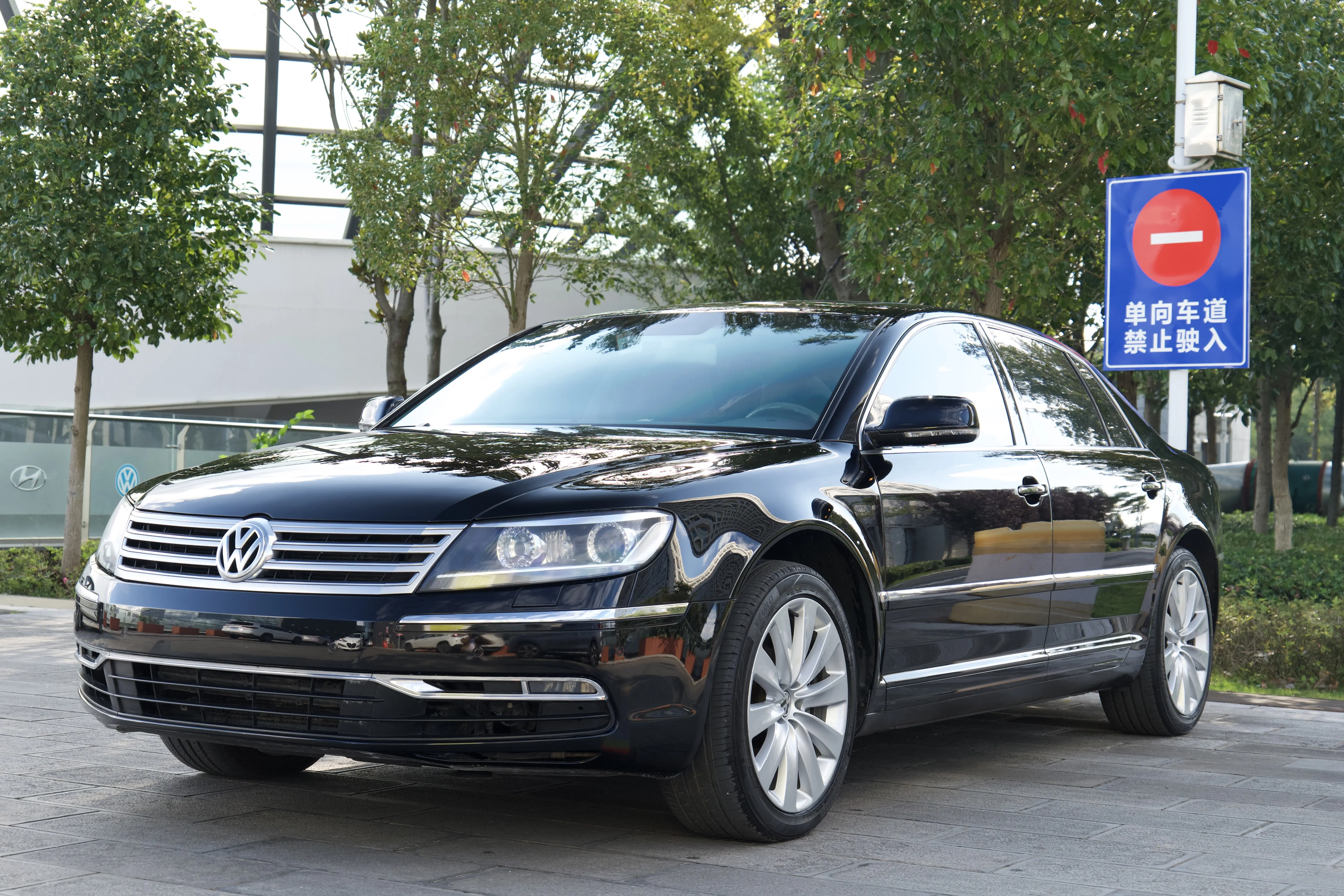 Volkswagen Phaeton  из Китая