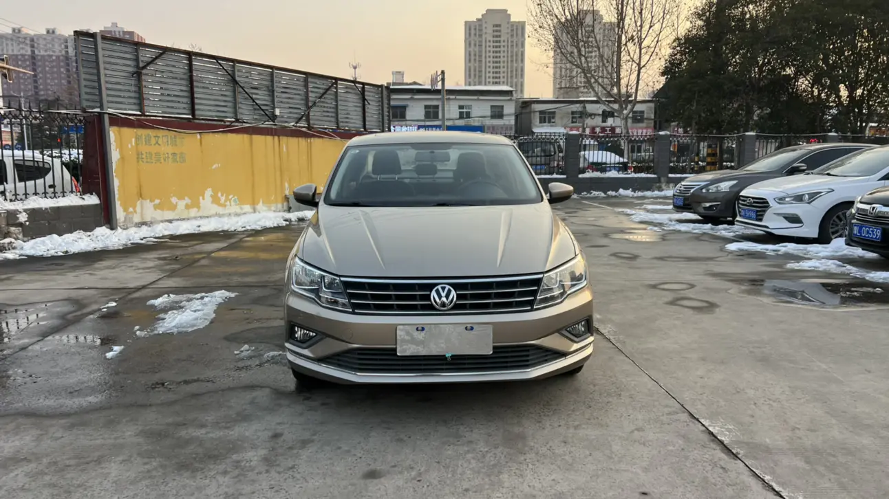 Volkswagen Jetta  из Китая