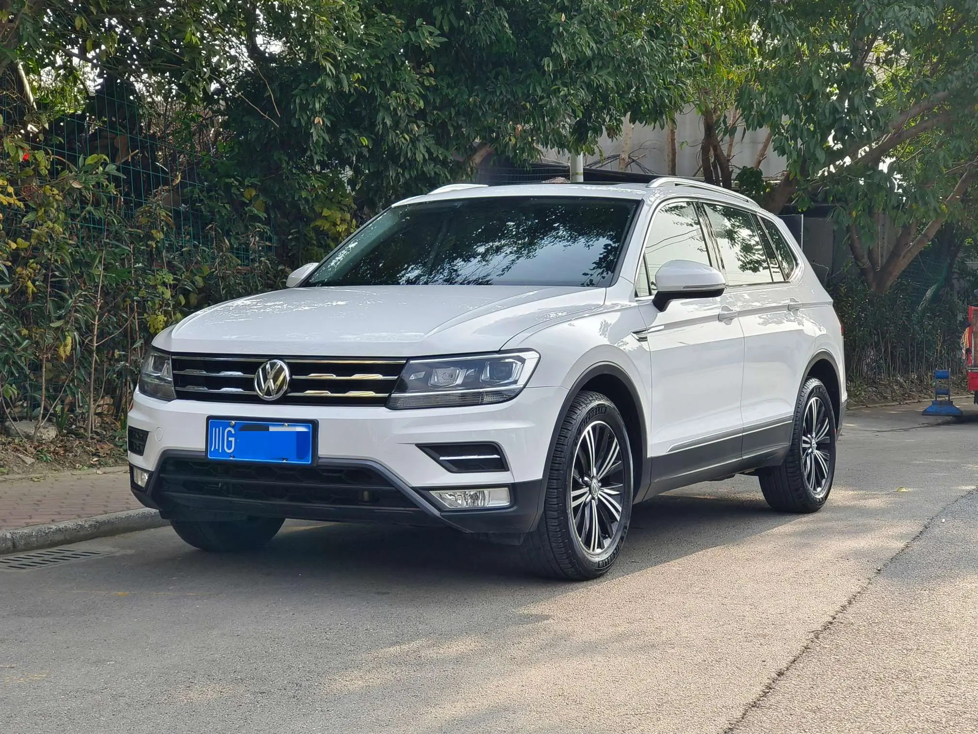 Volkswagen Tiguan L  из Китая
